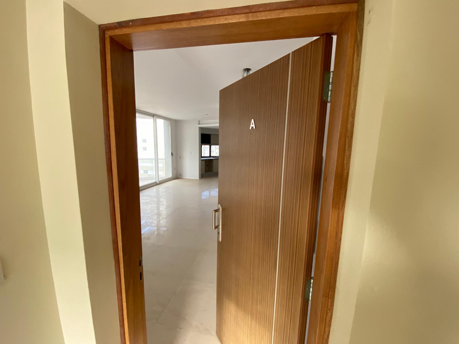 Piso premium a estrenar de 3 dormitorios 3 baños, con cochera cubierta, en 19 de Mayo y Zelarrayan.