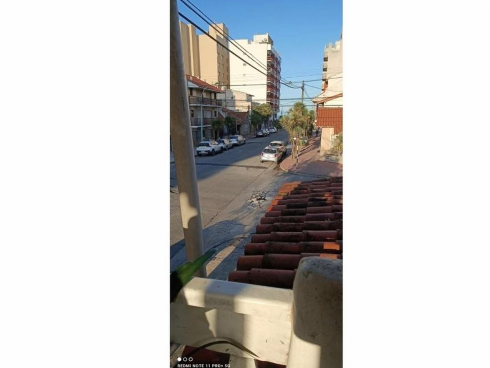 CHALET DE ESTILO EN LA PERLA (SALTA Y NECOCHEA) · General Pueyrredon — foto 5