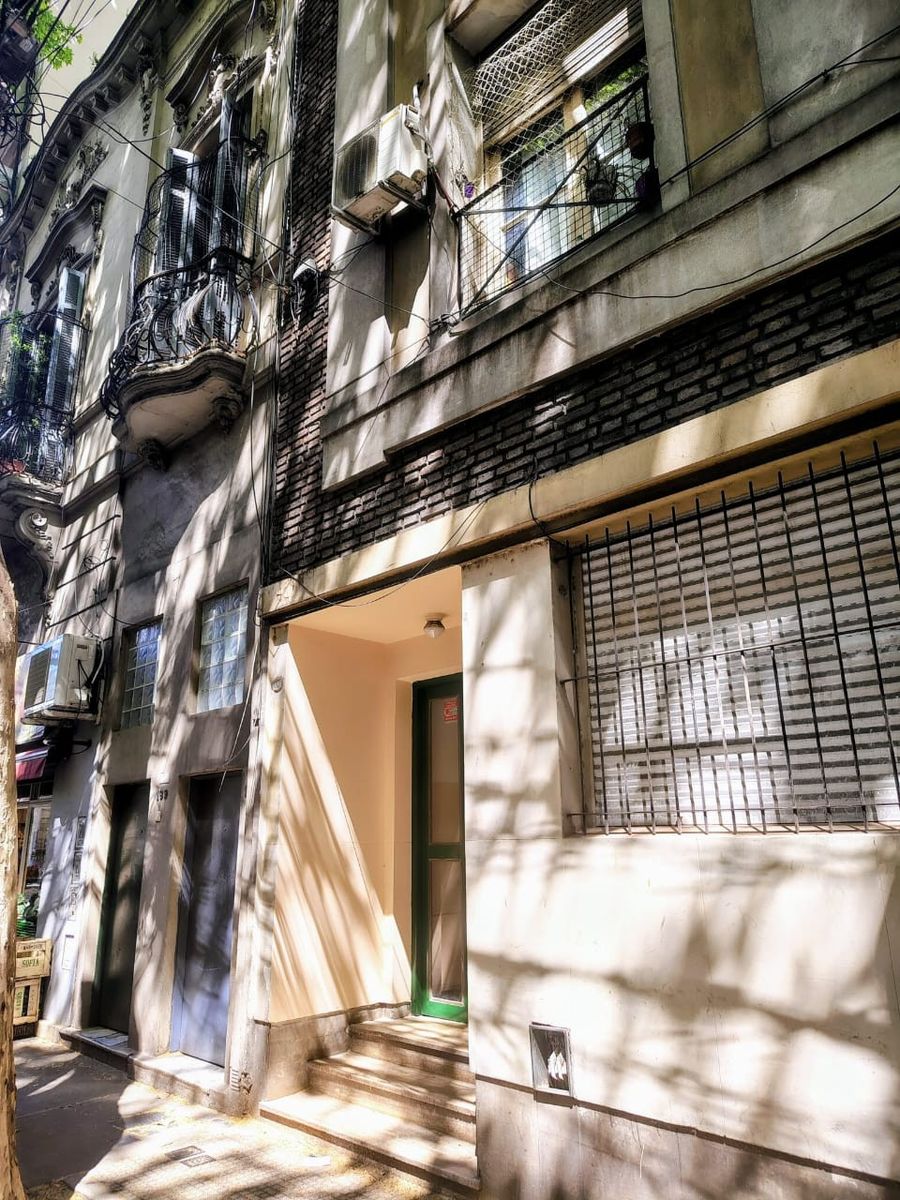 Venta Departamento De 3 Ambientes Al Frente - Terraza - Almagro