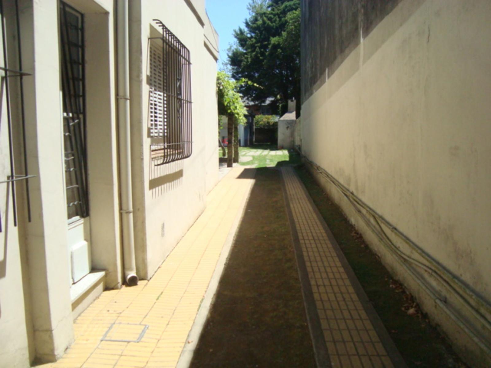 AMENEDO 767 · Almirante Brown — foto 9