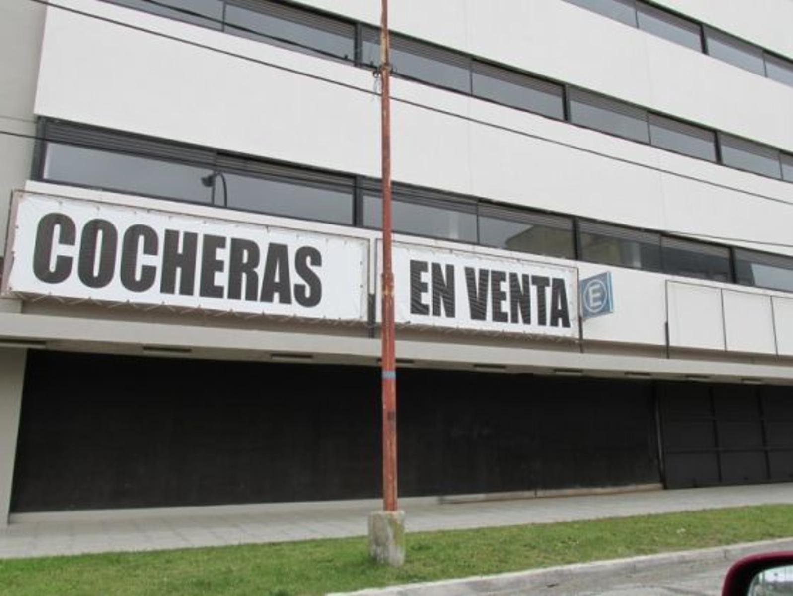 (VENTA 149) Petra calle 14 e/ 11 y 13 - Miramar. Cochera en Venta.
