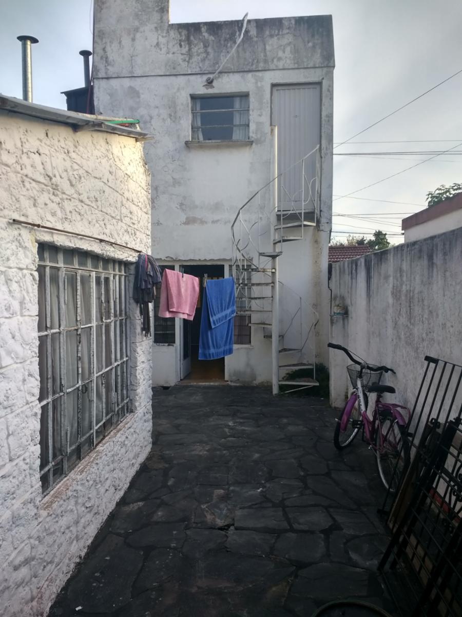 Padre Juan Castañer al 400 · Morón — foto 11