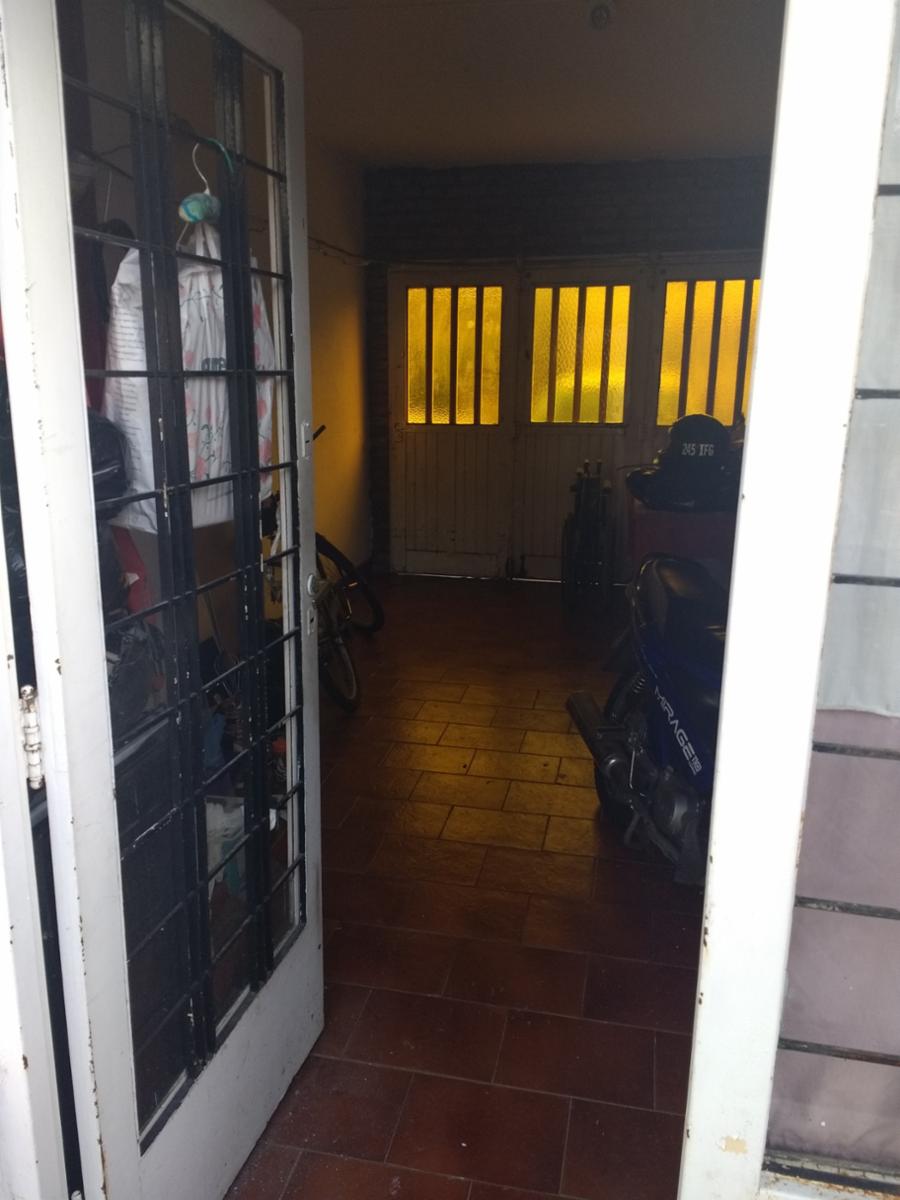 Padre Juan Castañer al 400 · Morón — foto 12