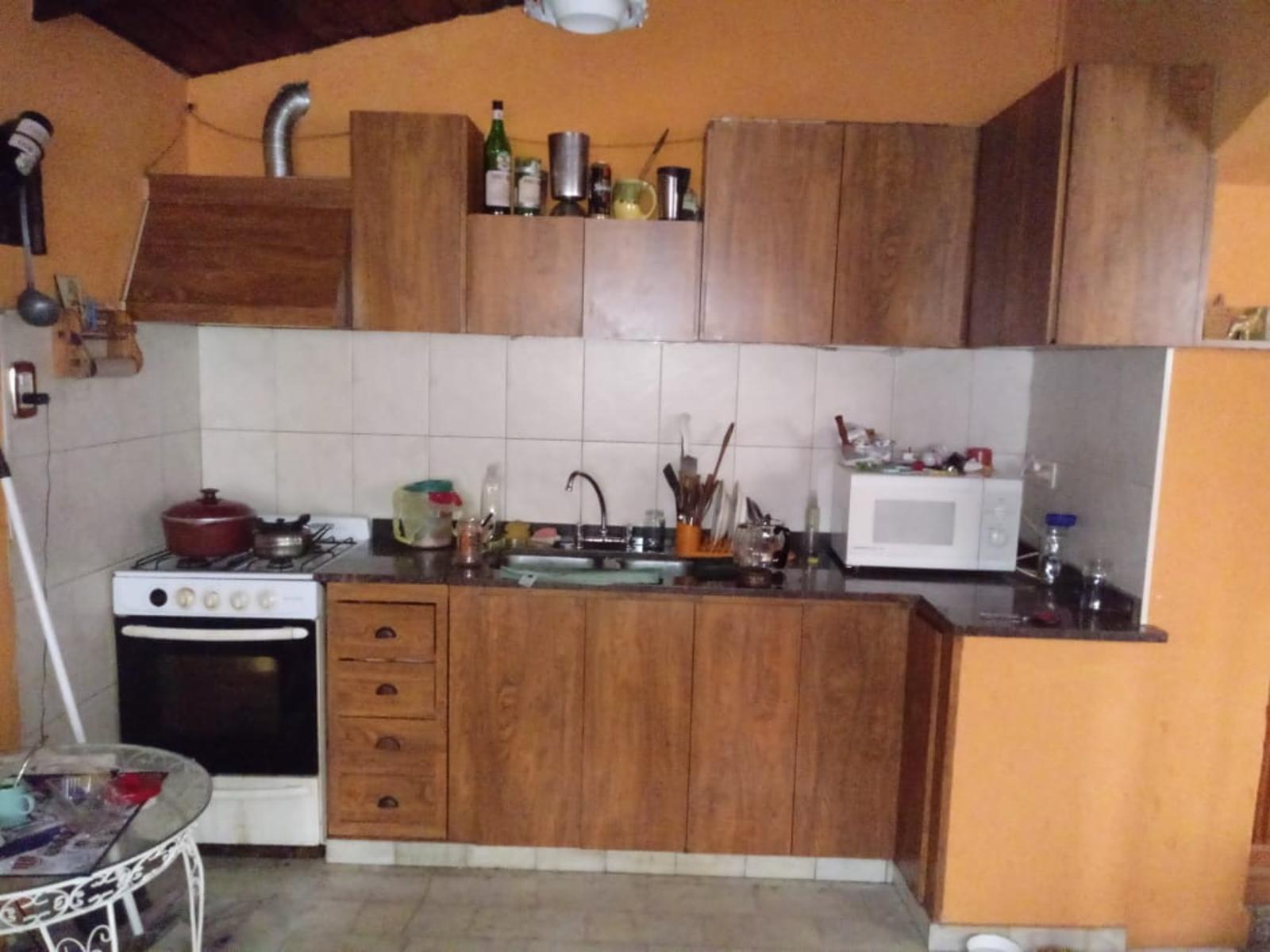 Padre Juan Castañer al 400 · Morón — foto 3