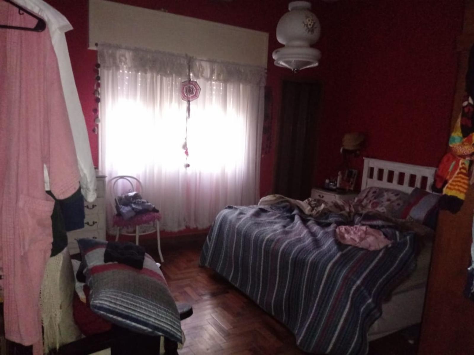 Padre Juan Castañer al 400 · Morón — foto 6