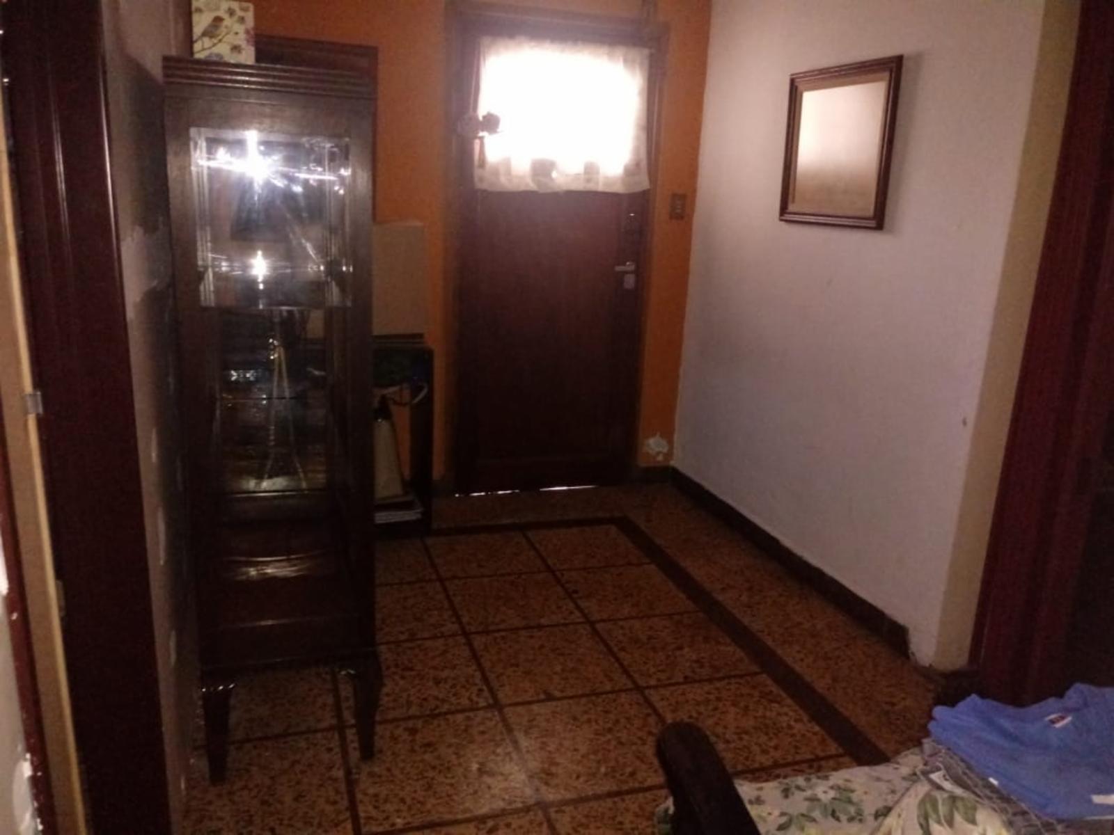 Padre Juan Castañer al 400 · Morón — foto 7