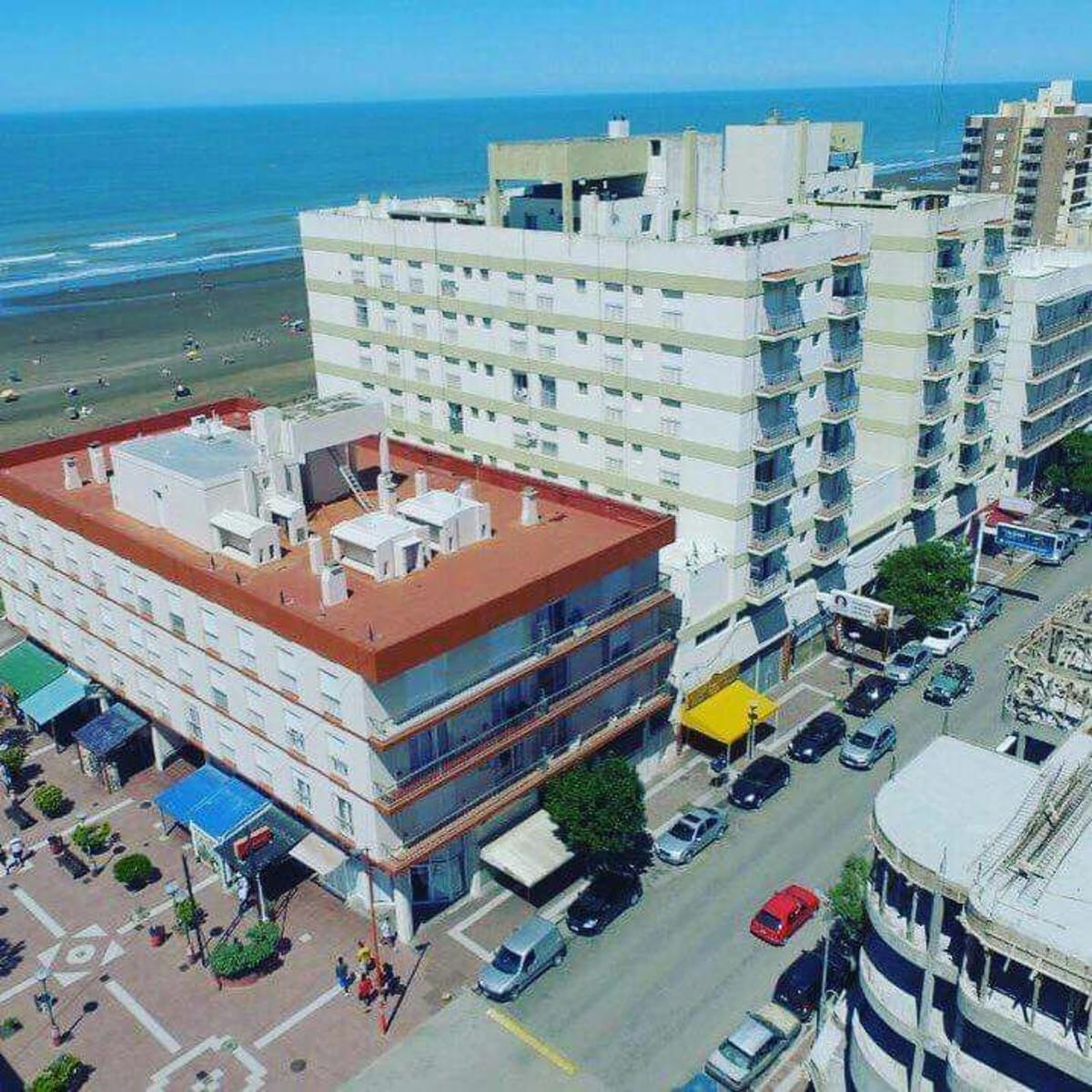 Mono ambiente en pleno centro a una cuadra del mar