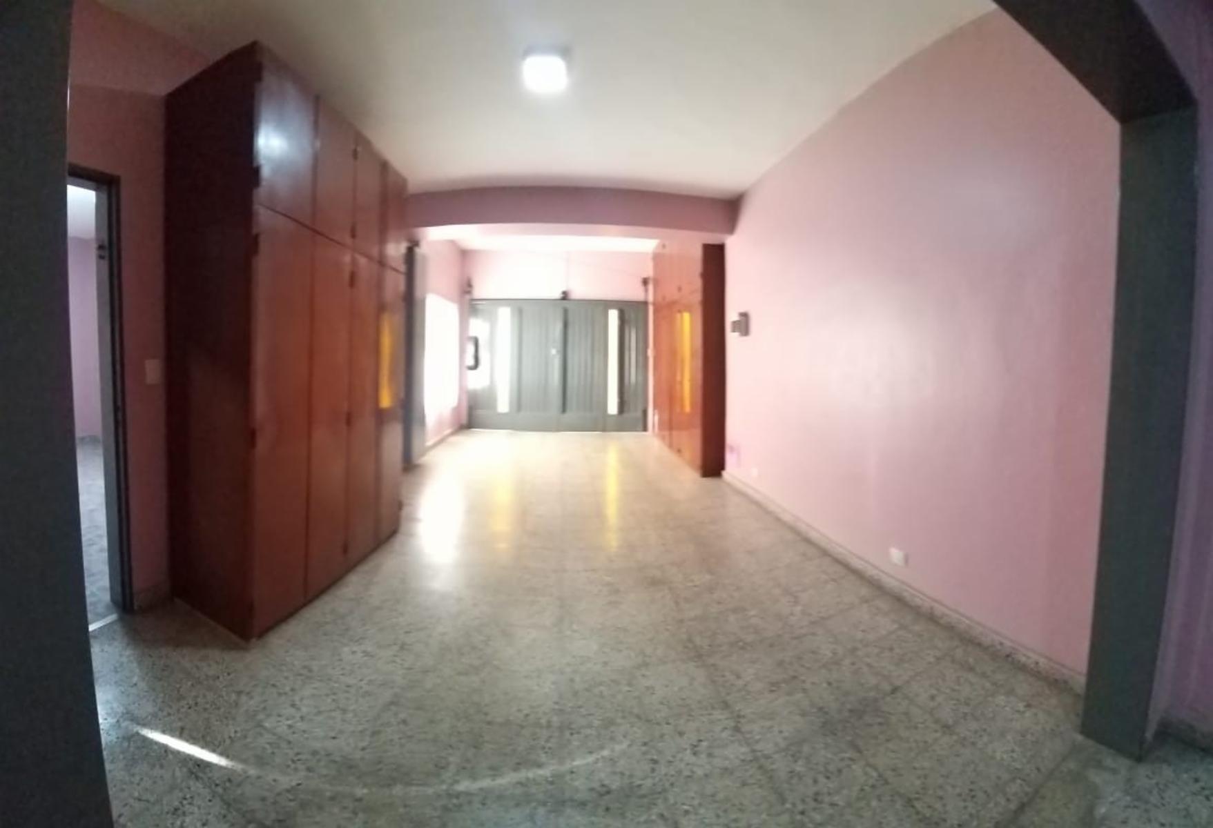 Aristobulo del Valle 1700 · Moreno — foto 3