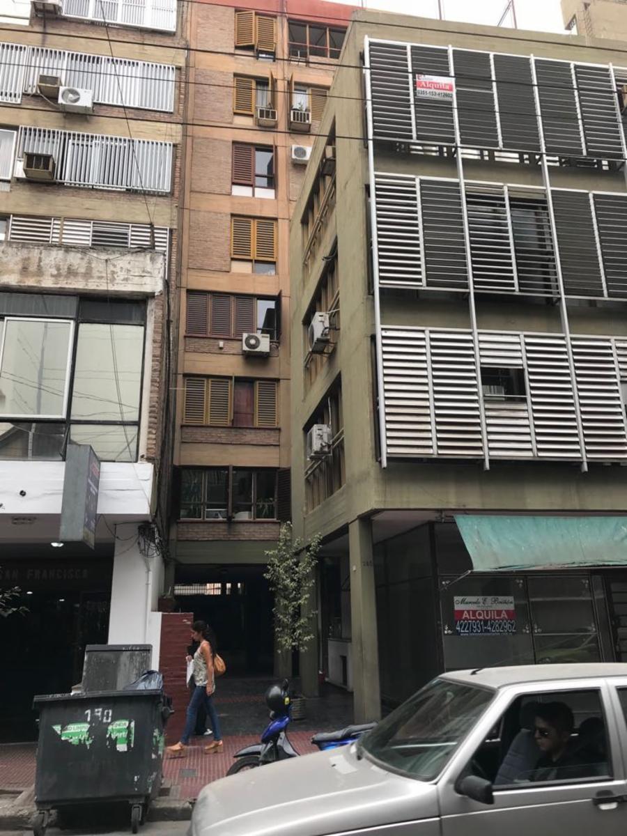 Calle Belgrano a 1 cuadra de Av. Vélez Sarsfield · Córdoba Capital — foto 14