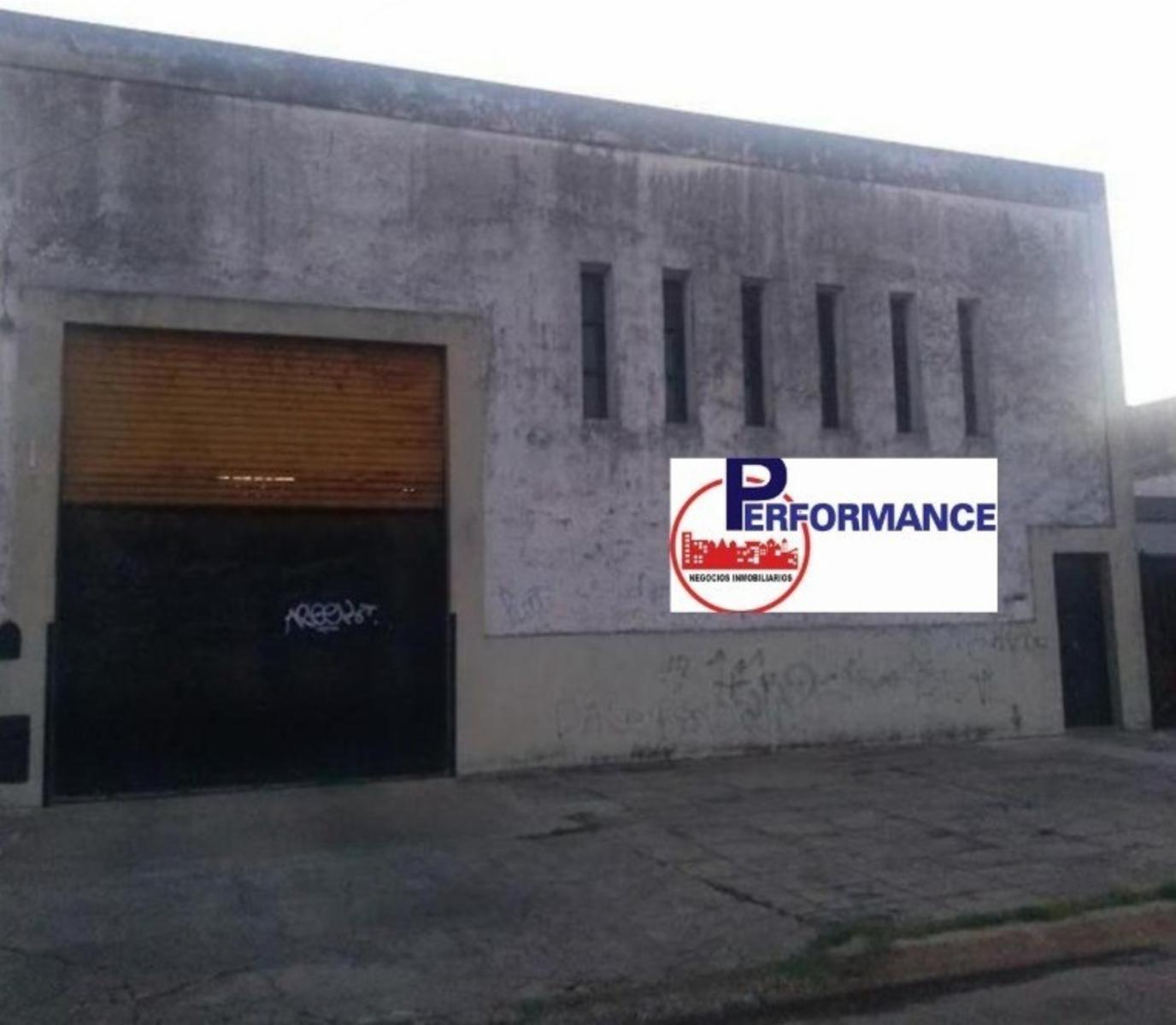 Gran Galpón Ideal Cochera/ Deposito en Venta