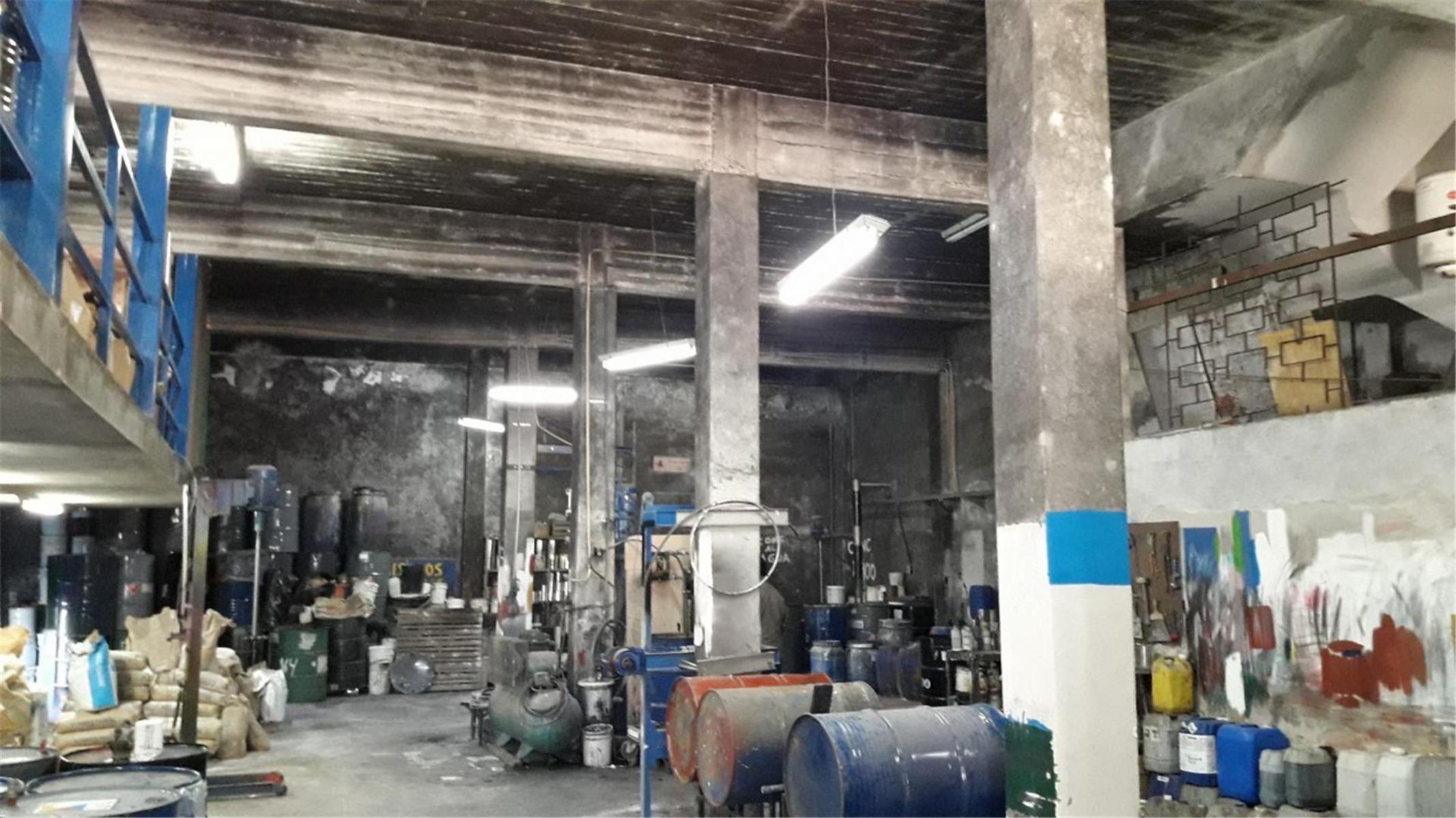 Barbaro Vende galpon con vivienda  en San Martin
