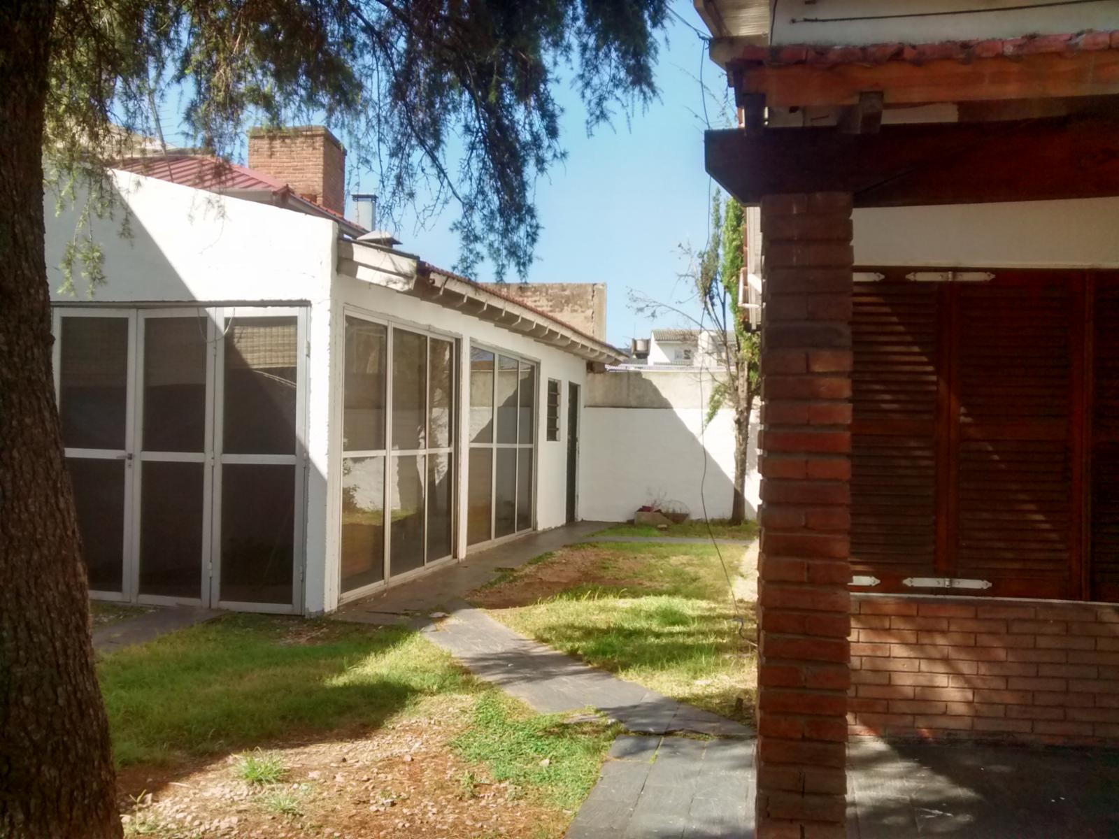 PASTEUR 424 · La Matanza — foto 3