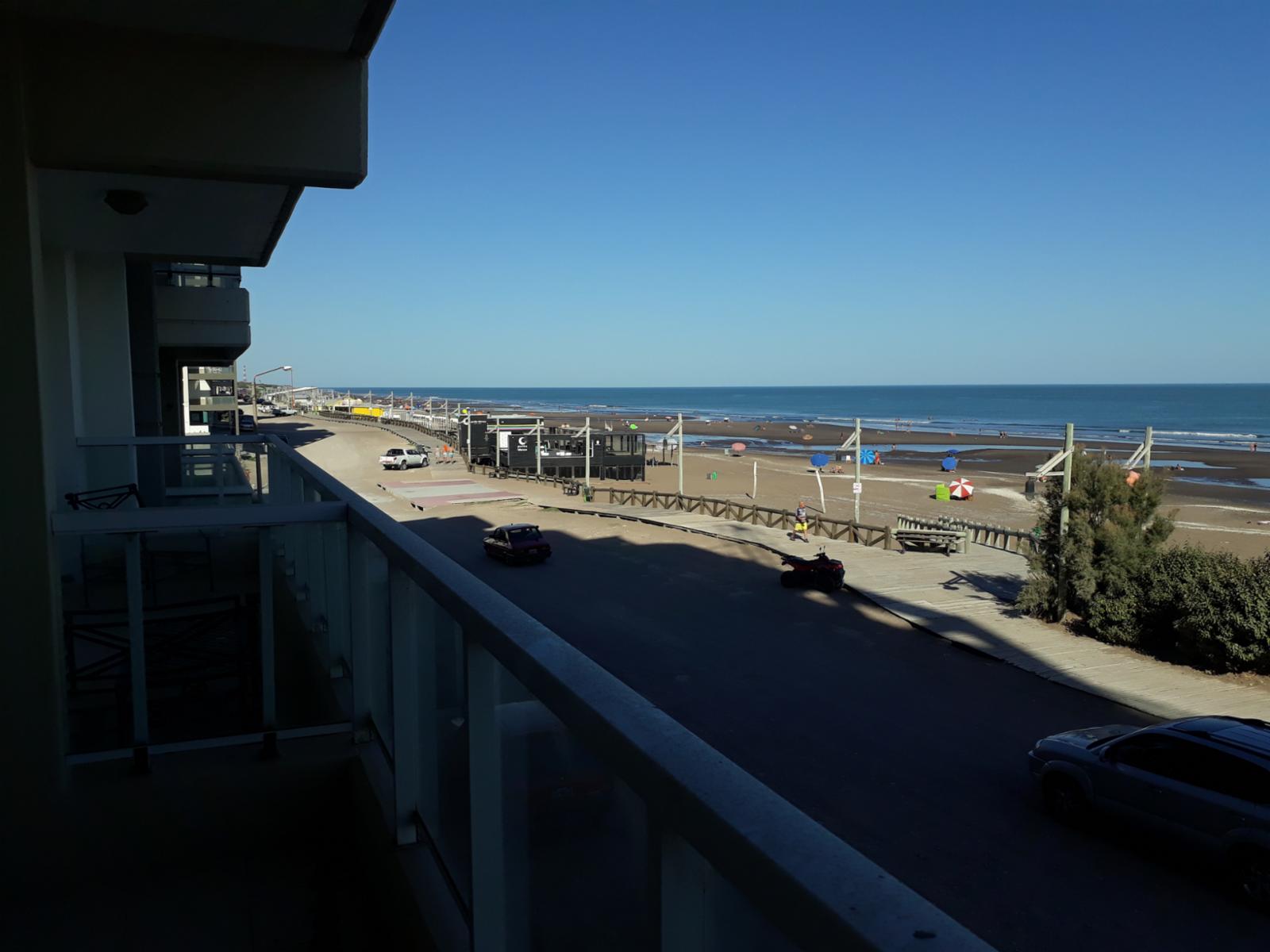 Peron 859 · Monte Hermoso — foto 12