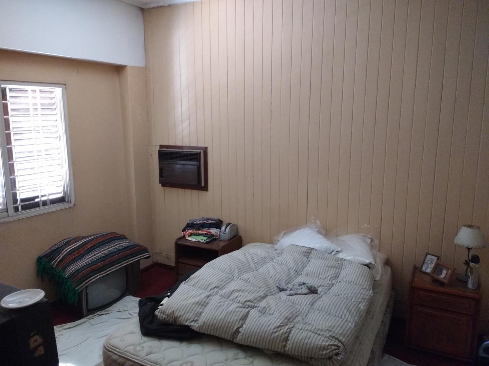 Venta casa chalet 2 pisos 6 ambientes 3 dormitorios doble cochera cubierta en El Palomar
