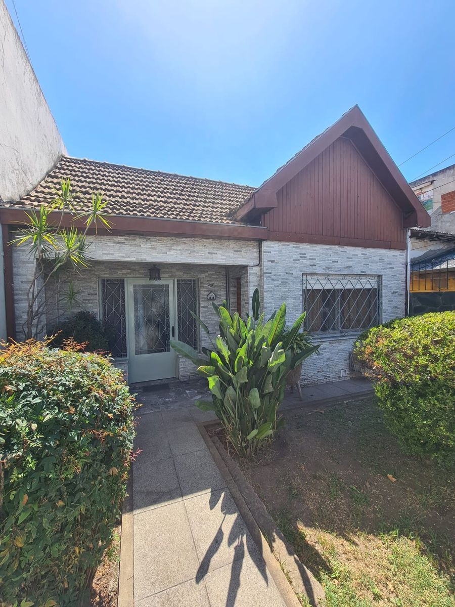 VENTA DE CASA TRES AMB.