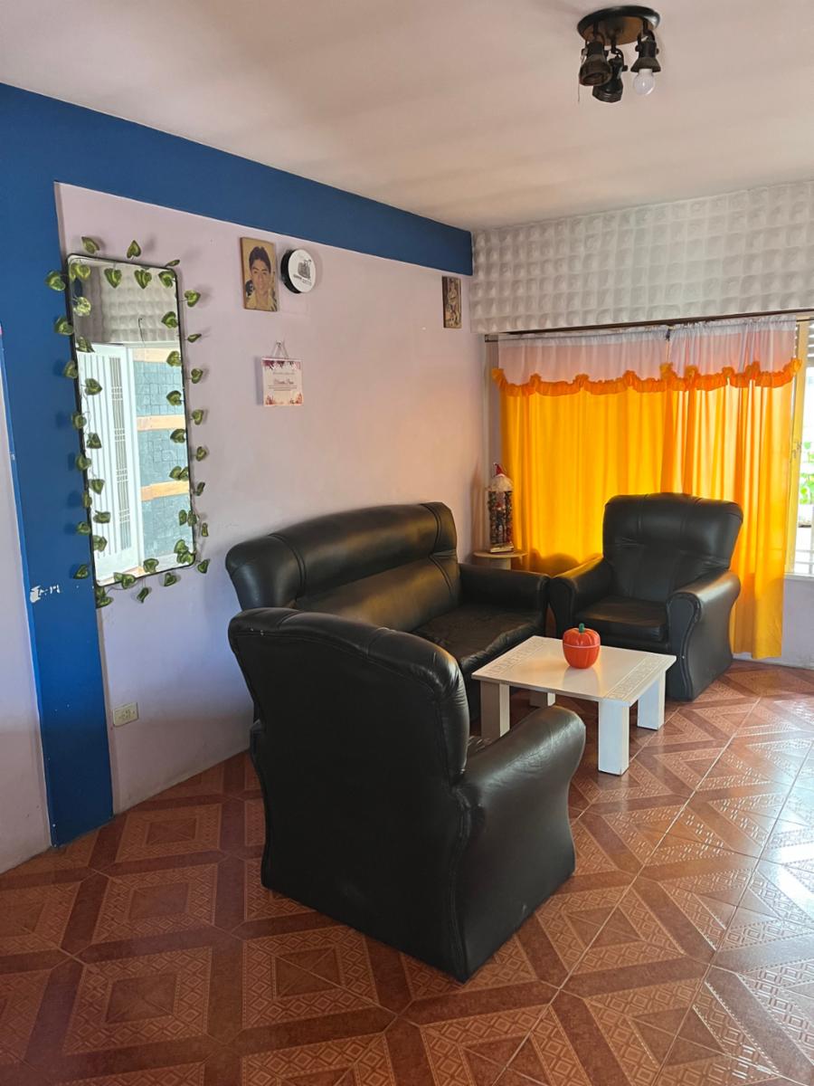 Poeta Risso 1750 · Hurlingham — foto 3