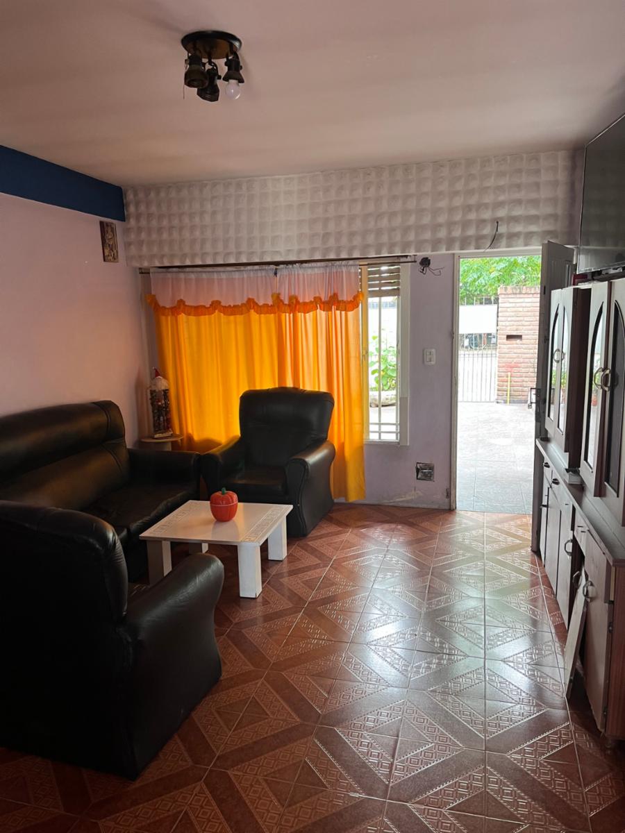 Poeta Risso 1750 · Hurlingham — foto 4