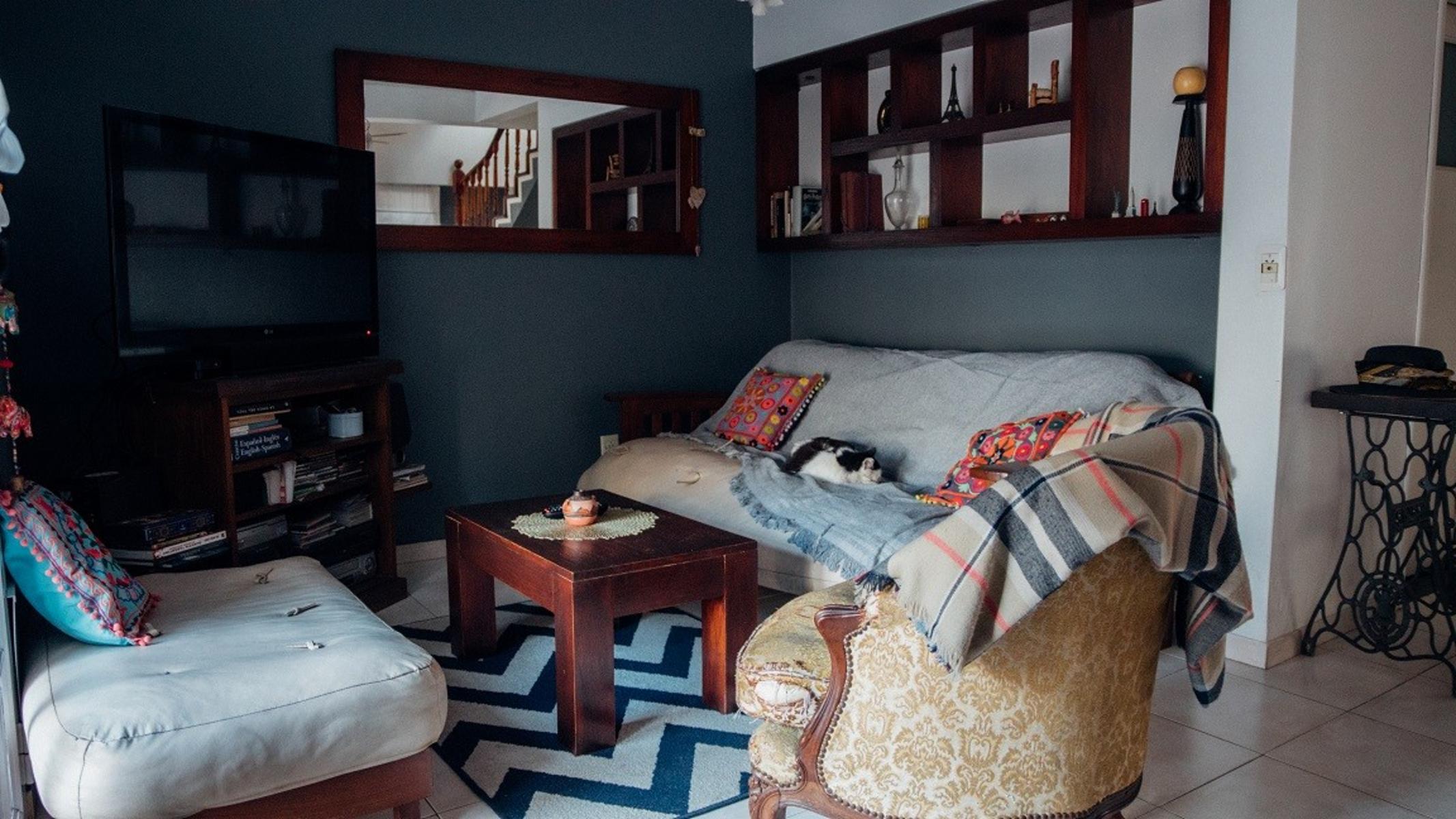 Excelente casa 4 ambientes cochera y fondo libre zona Gerli