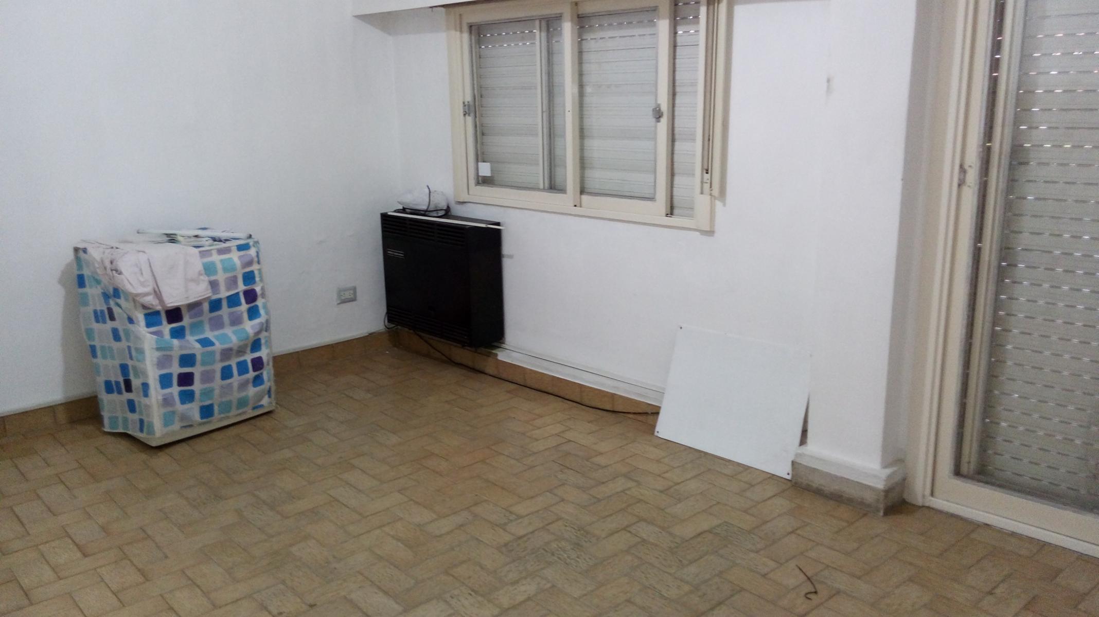 CHILAVERT. MITRE Y RECONQUISTA DPTO 2 AMBIENTES, DORMITORIO CON PLACARD, COCINA,COMEDOR, BAÑO, BALCÓN AL FRENTE