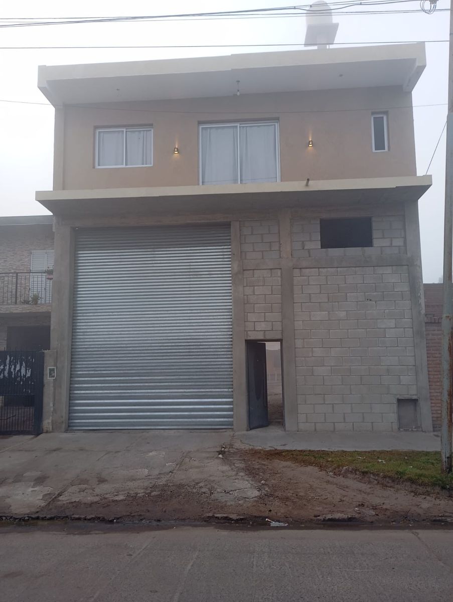Deposito + Loft en planta alta en Merlo