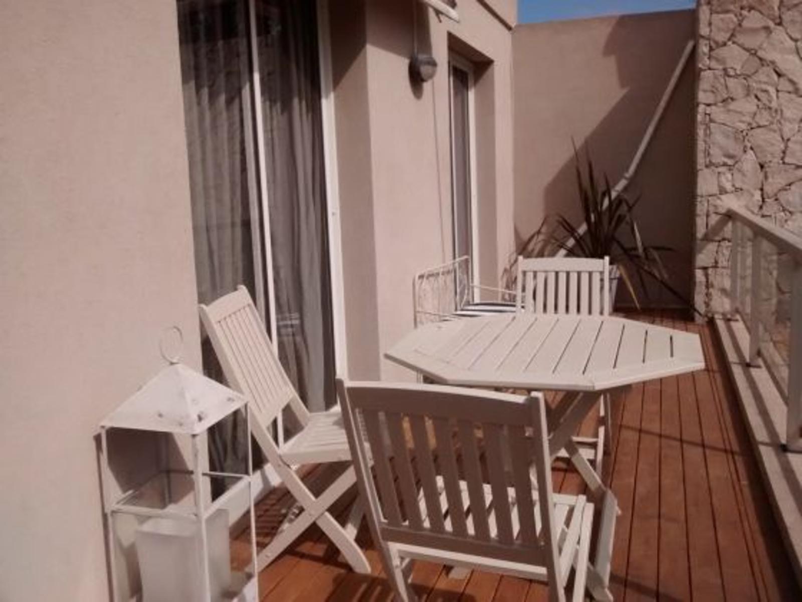 Departamento renovado. 3 dormitorios. Cochera. Piscina. 2do piso. Ascensor.