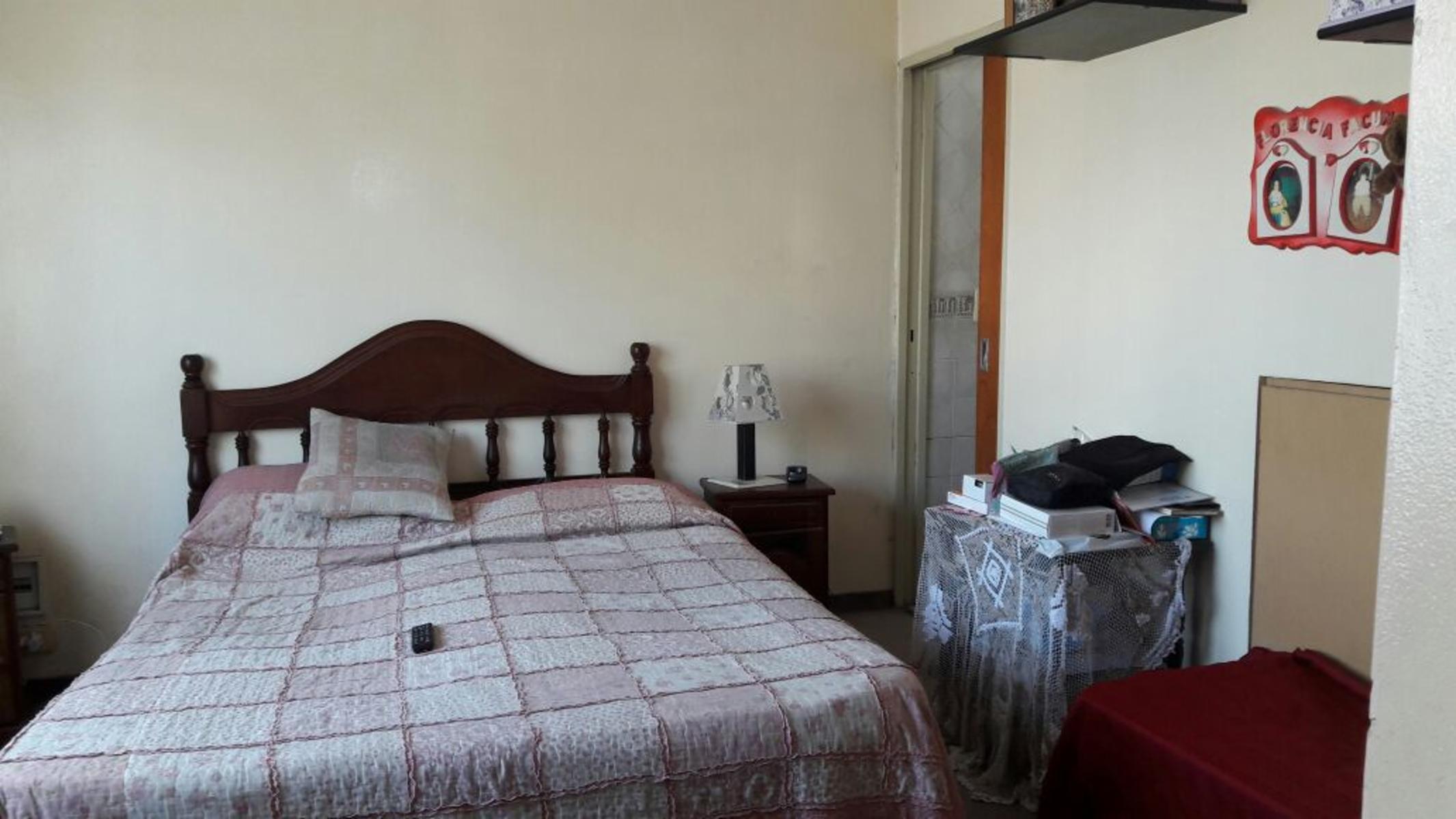 AV PTE PERON 200 · Morón — foto 5