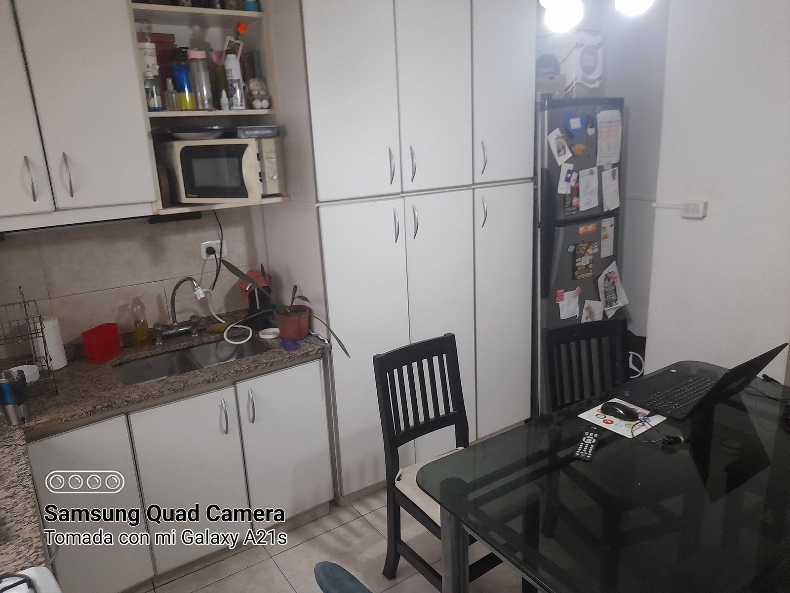 Excelente departamento en Recoleta, 4 ambientes, baño, toilette, frente,balcón corrido, piso alto, muy luminoso, cochera.
