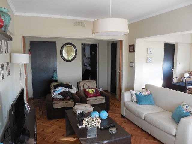 EXCELENTE PISO EN MANUEL CASTRO AL 500
