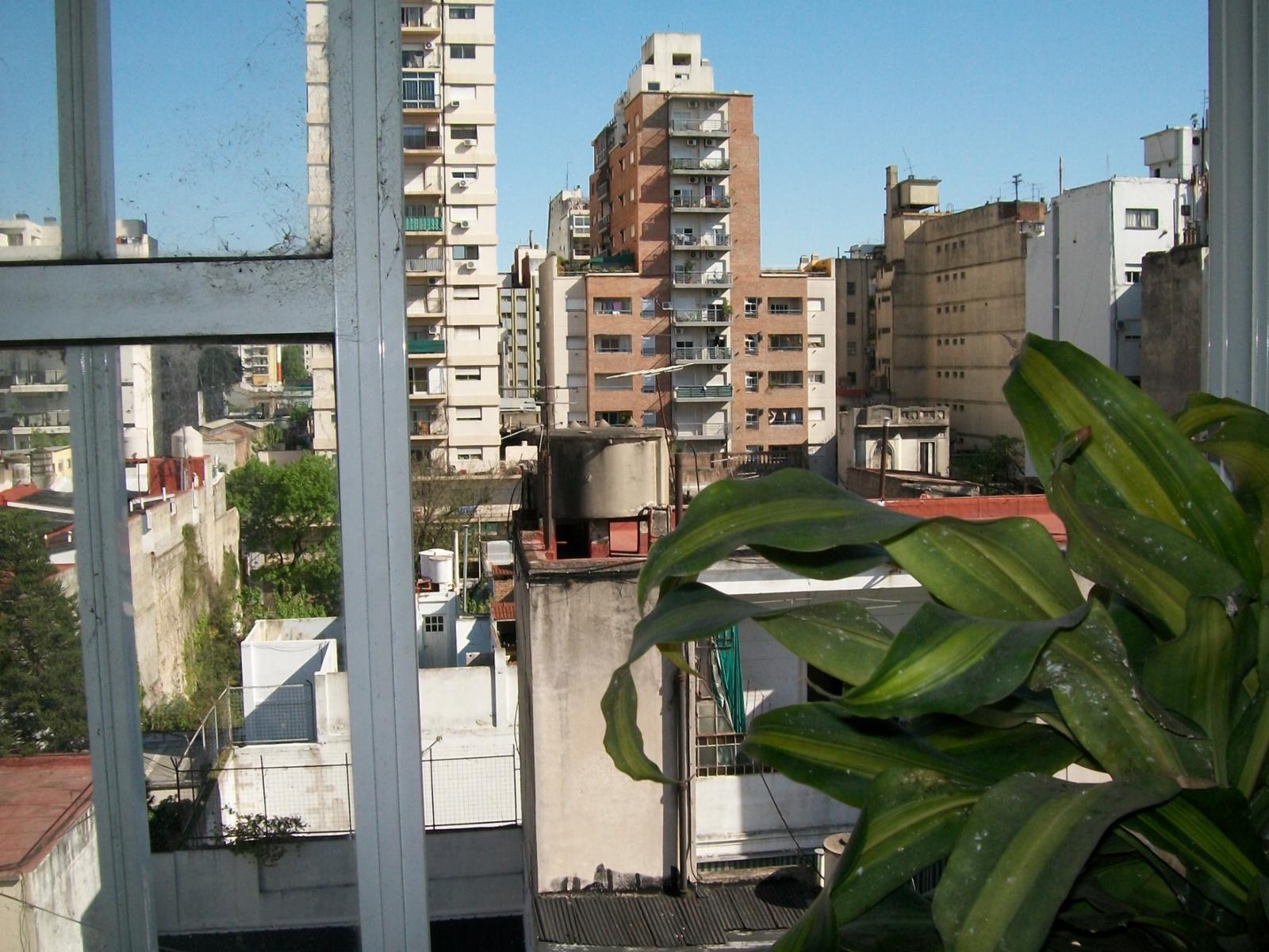 DEPARTAMENTO DE 1 AMBIENTE MUY AMPLIO AL CONTRAFRENTE CON BALCON
