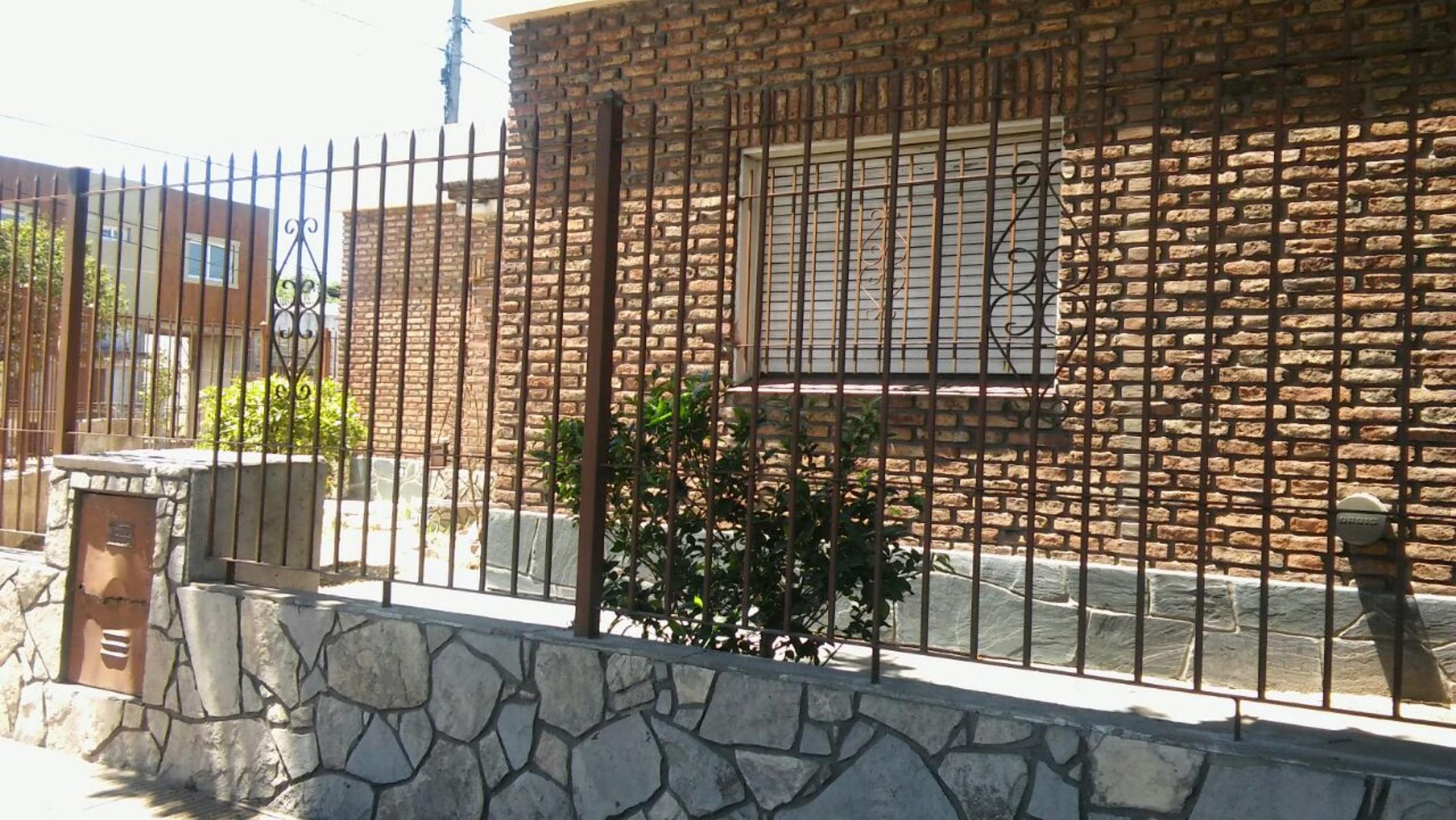 ORTIZ DE ROSAS Y TOMÁS GUIDO · Morón — foto 3
