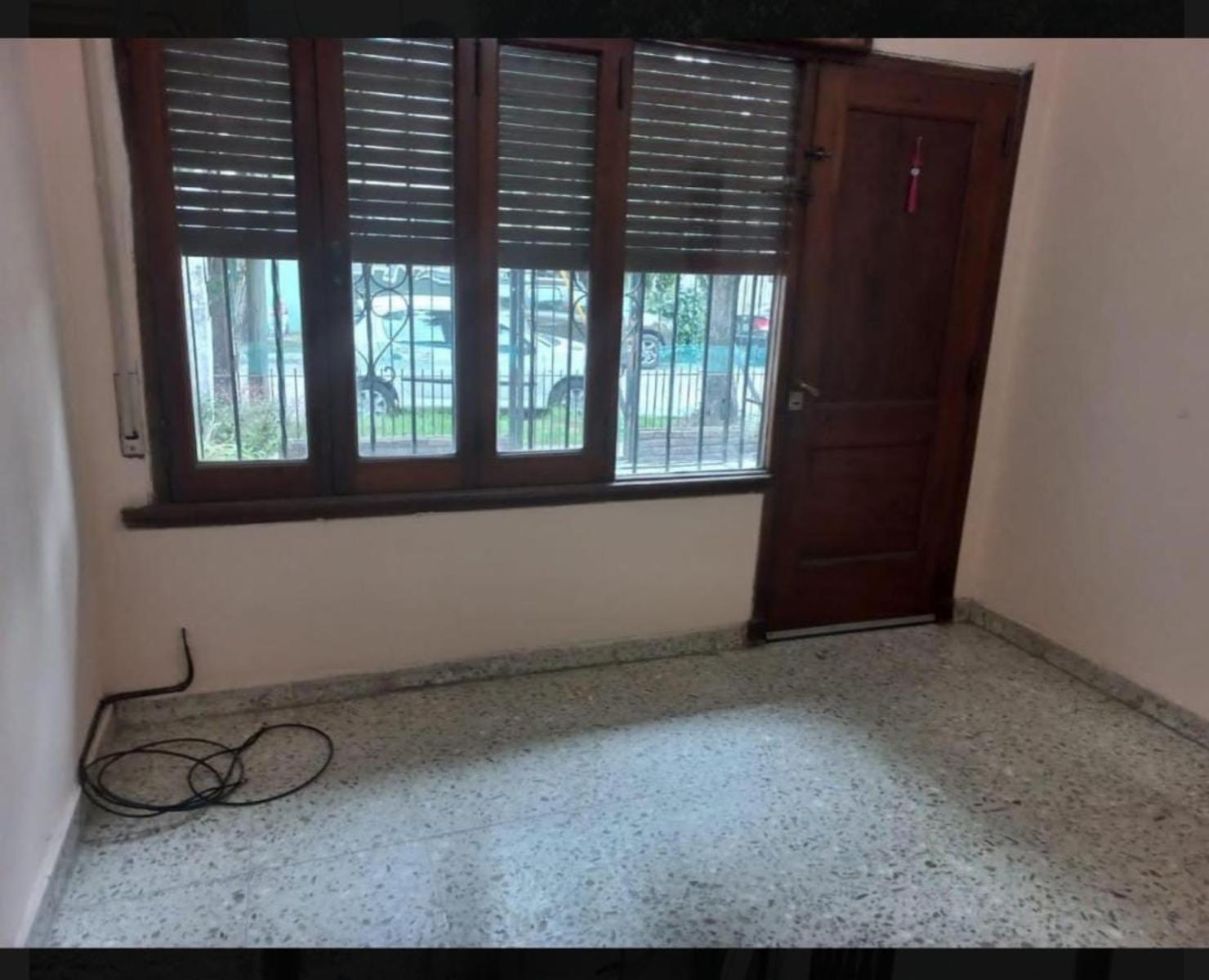 Benito Perez Galdos 1534 · Quilmes — foto 3