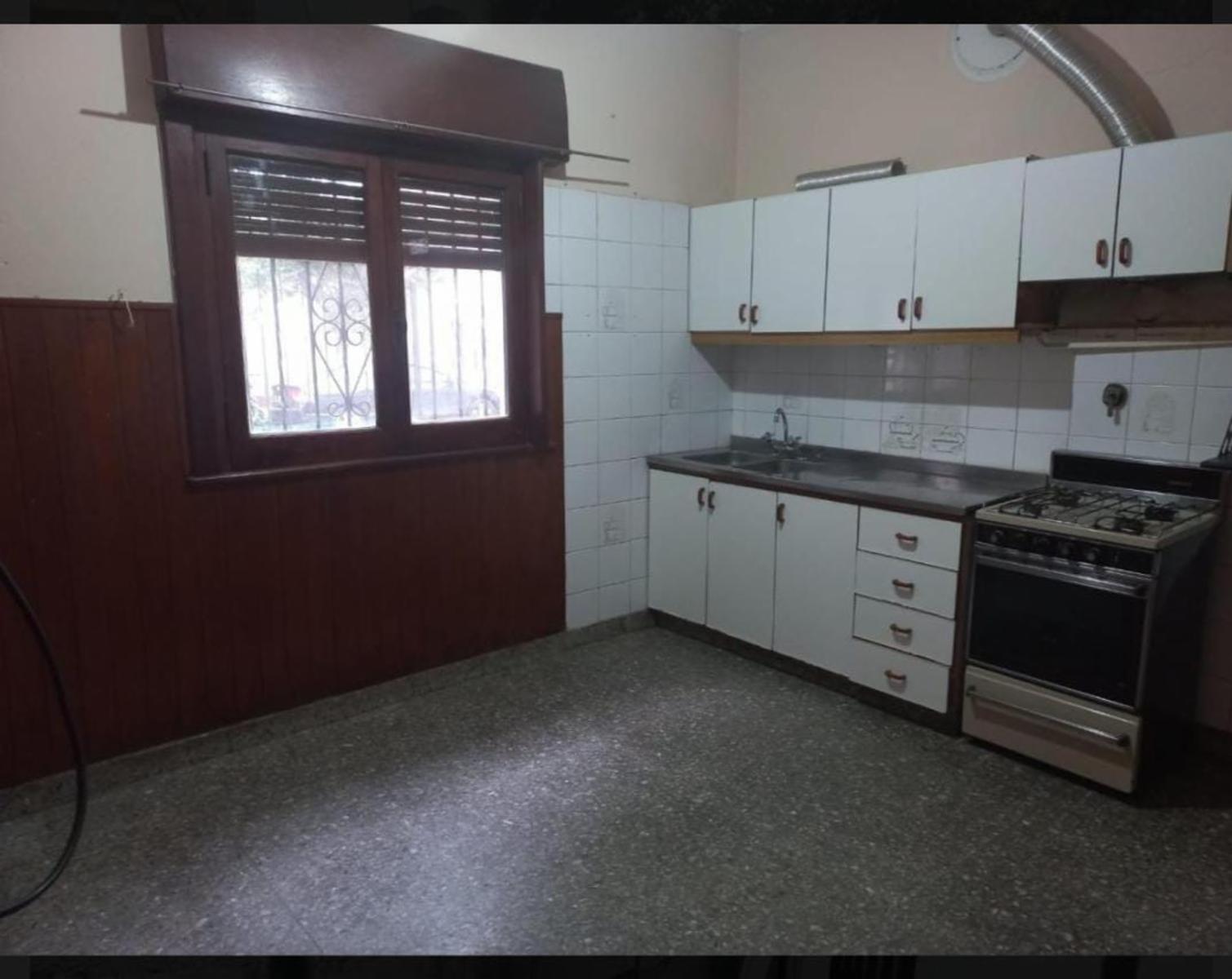 Benito Perez Galdos 1534 · Quilmes — foto 5