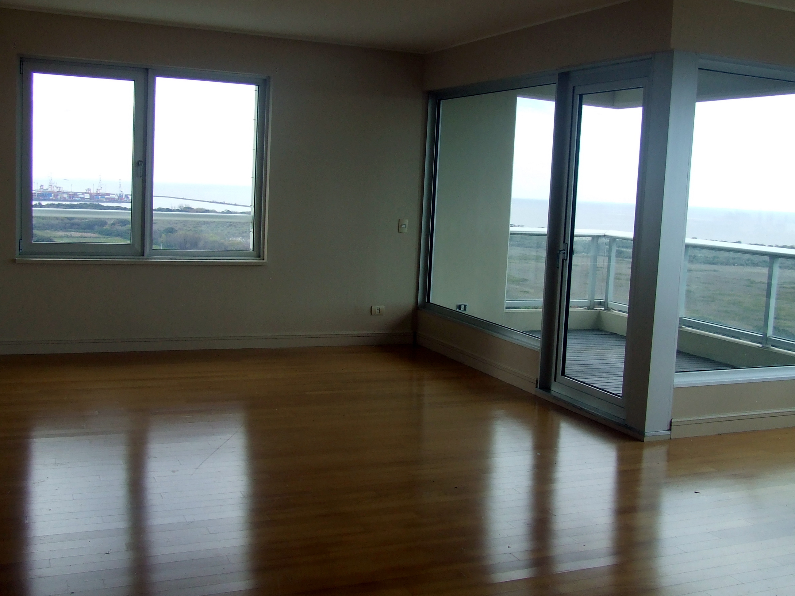 Bvd. Azucena Villaflor 450 · Puerto Madero — foto 3