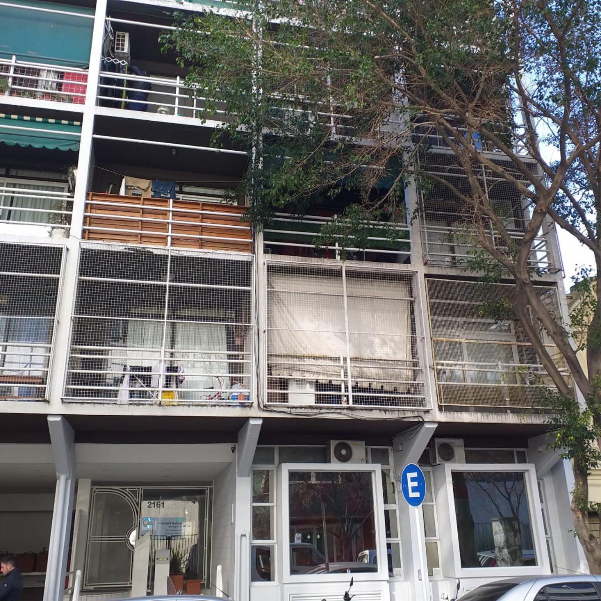 DEPARTAMENTO 1 AMB AL FRENTE CON BALCON