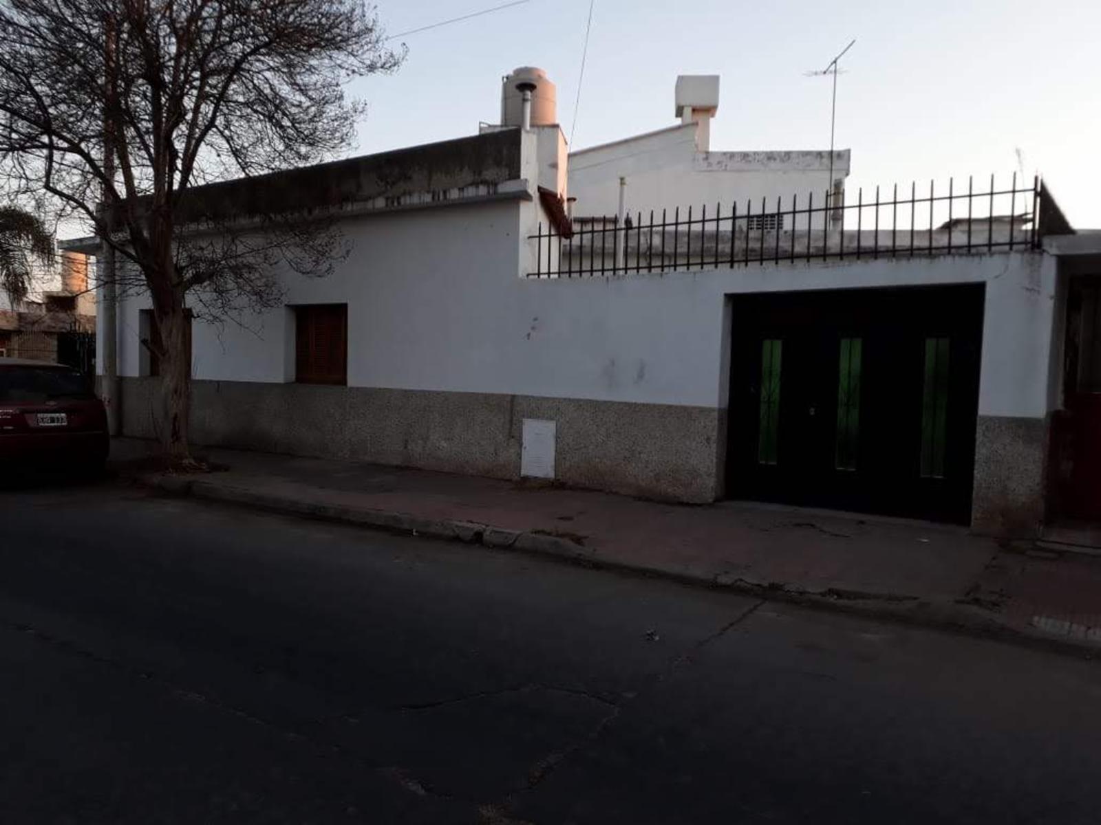 CASA EN BARRIO BAJO PALERMO. CORDOBA. 3 DORMITORIOS