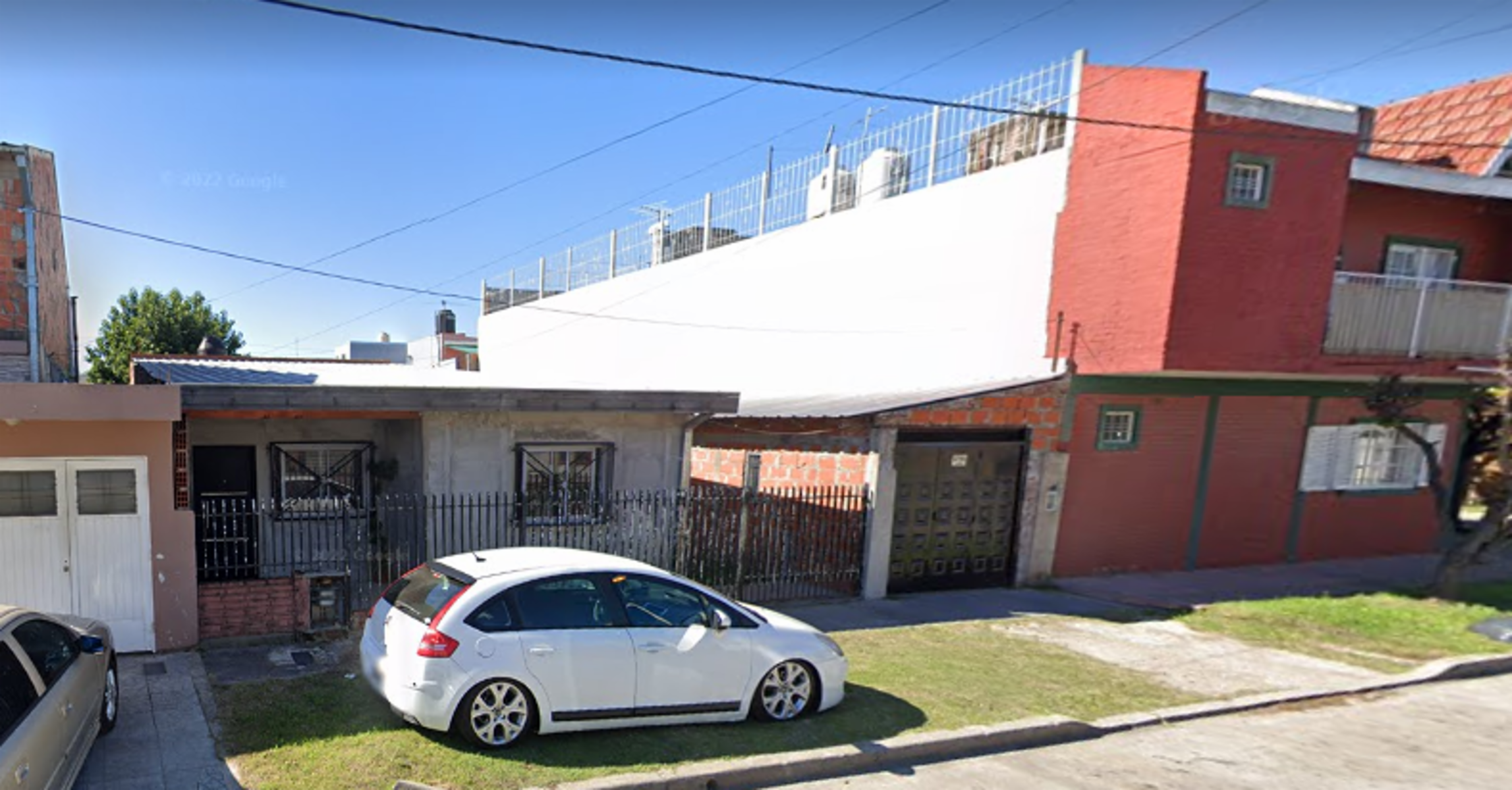 CASA DE TRES AMBIENTES A REFACCIONAR EN ISIDRO CASANOVA, ATALAYA