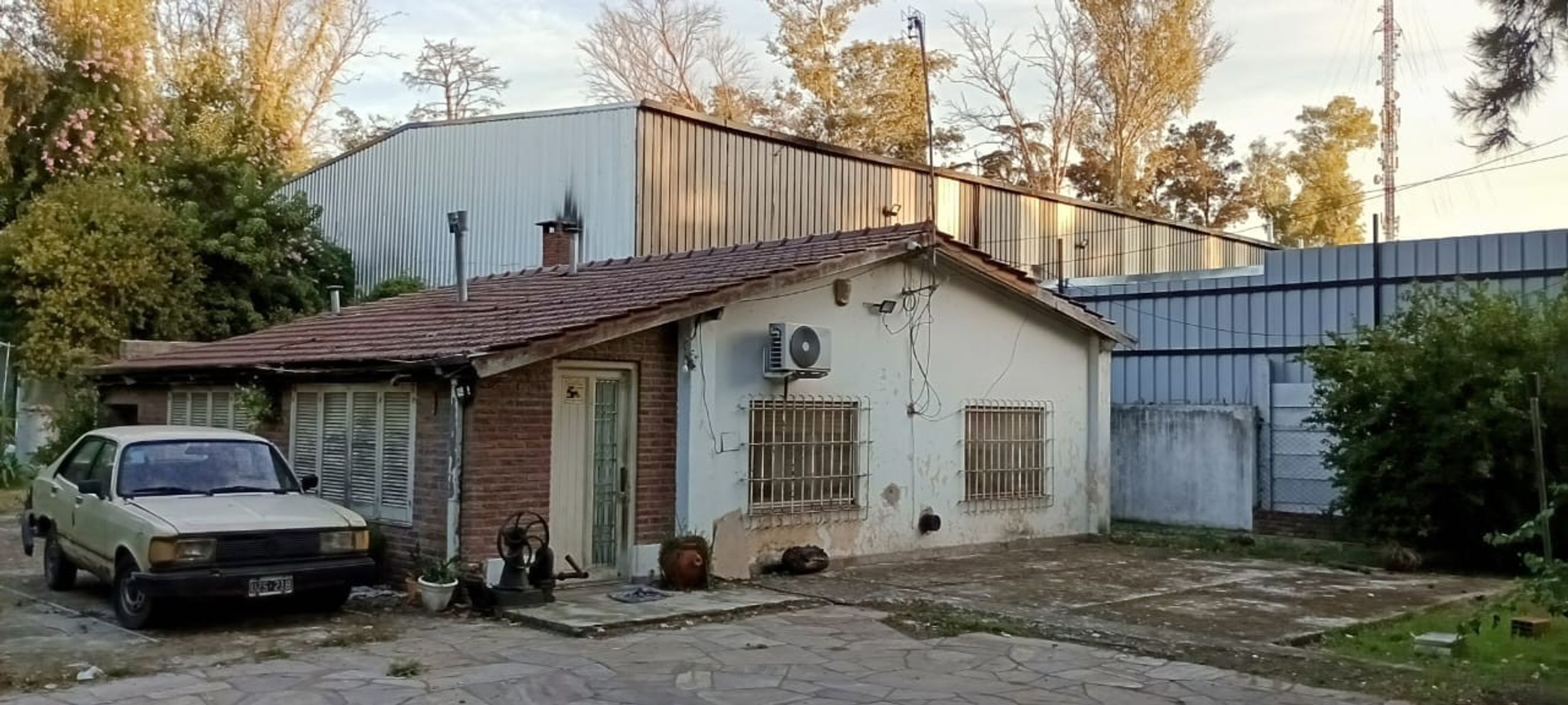 Juan Ramon Jimenez 2200 · Pilar — foto 3