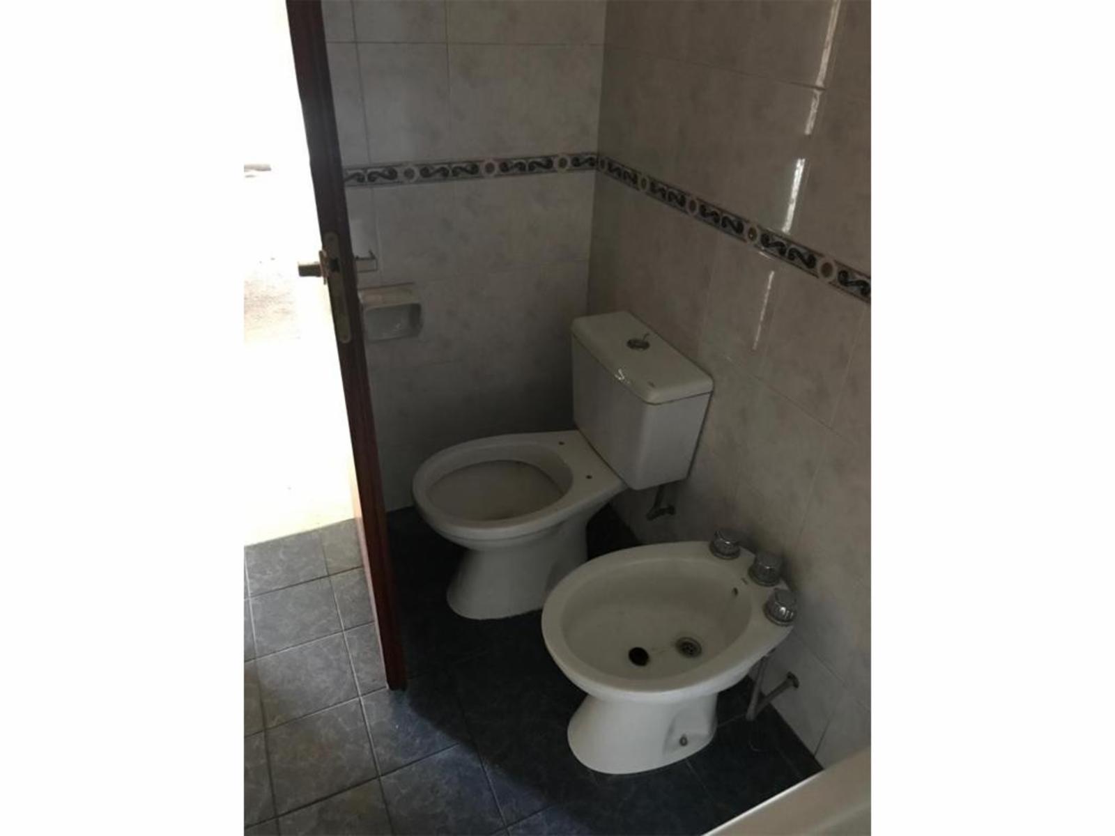Av Hipolito Yrigoyen 728 · Quilmes — foto 13