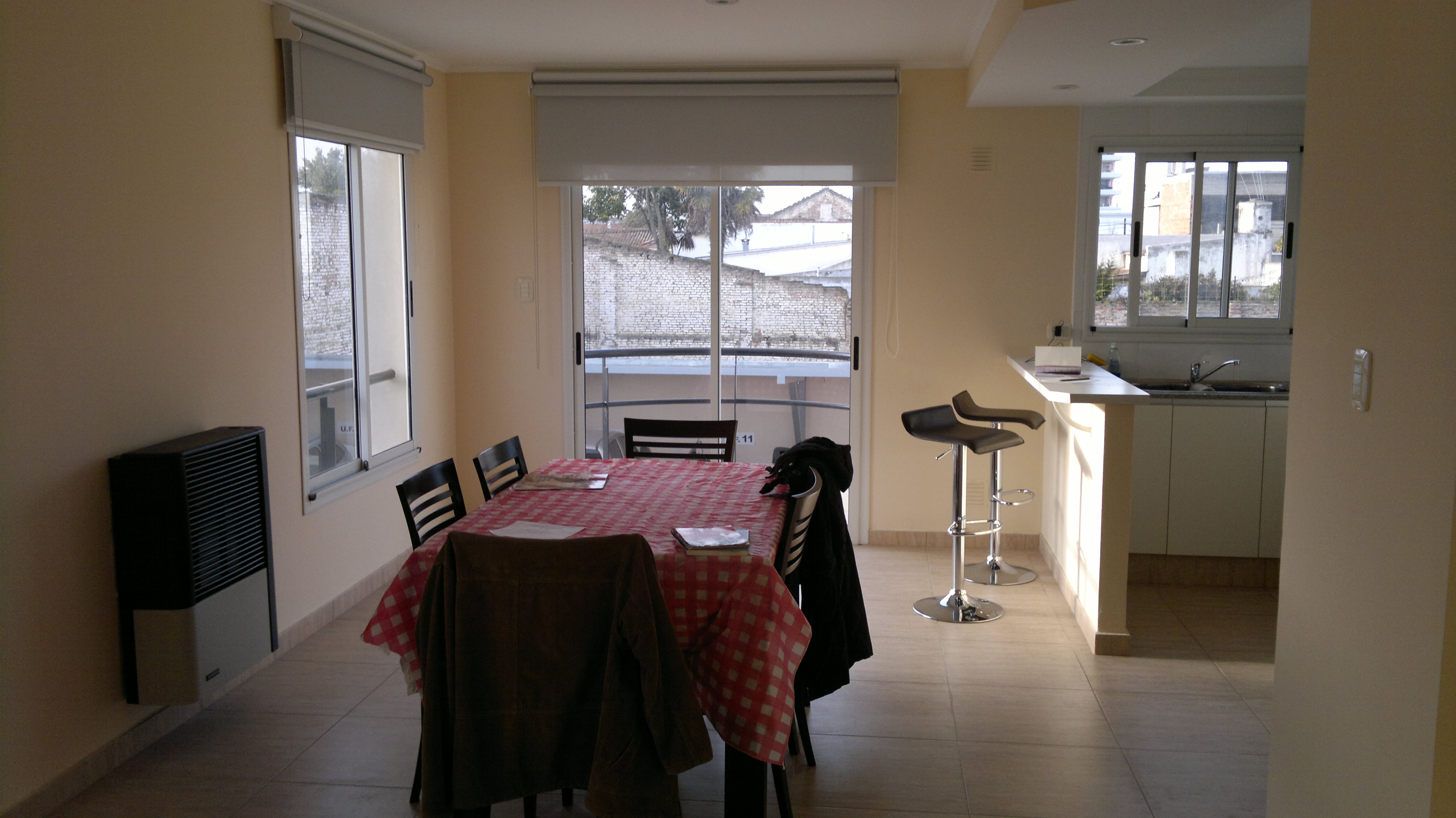 18 e/ 19 y 21 · Balcarce — foto 3