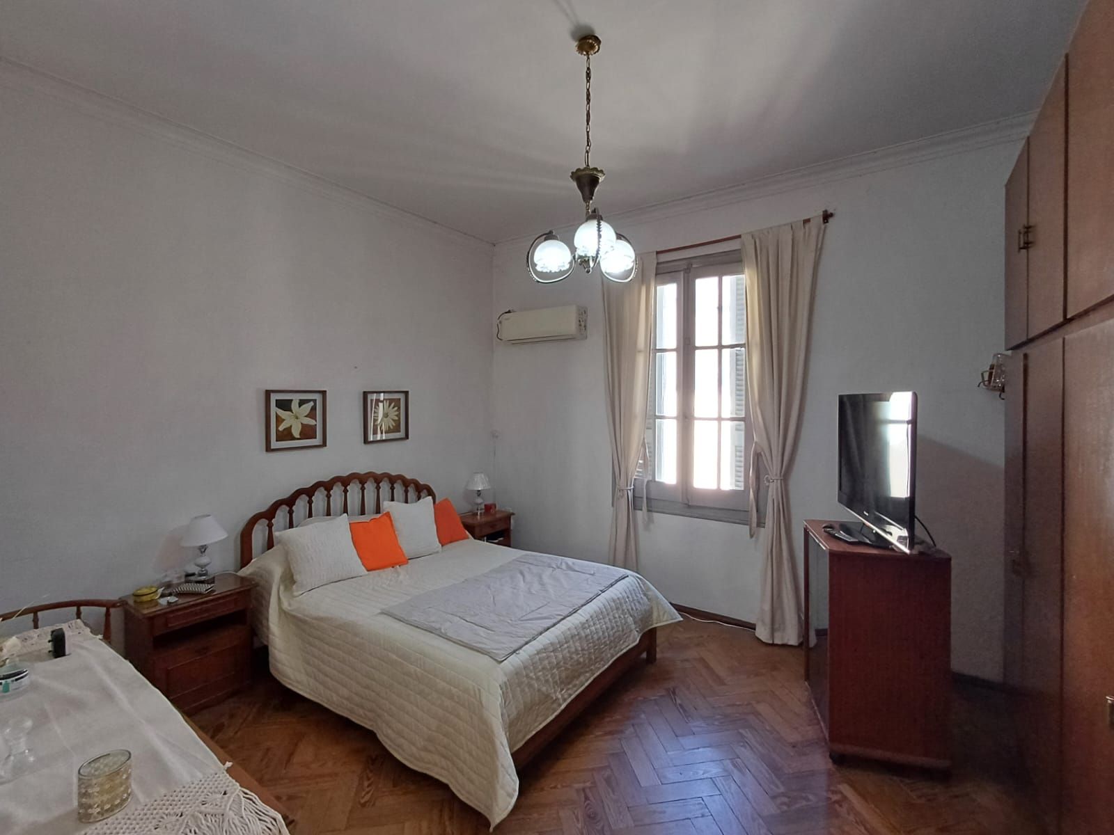 CASA EN BARRIO CONSTITUYENTES