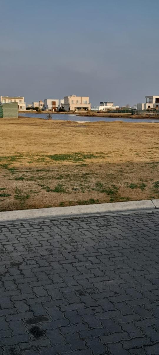 CALLE 63 · Berazategui — foto 4