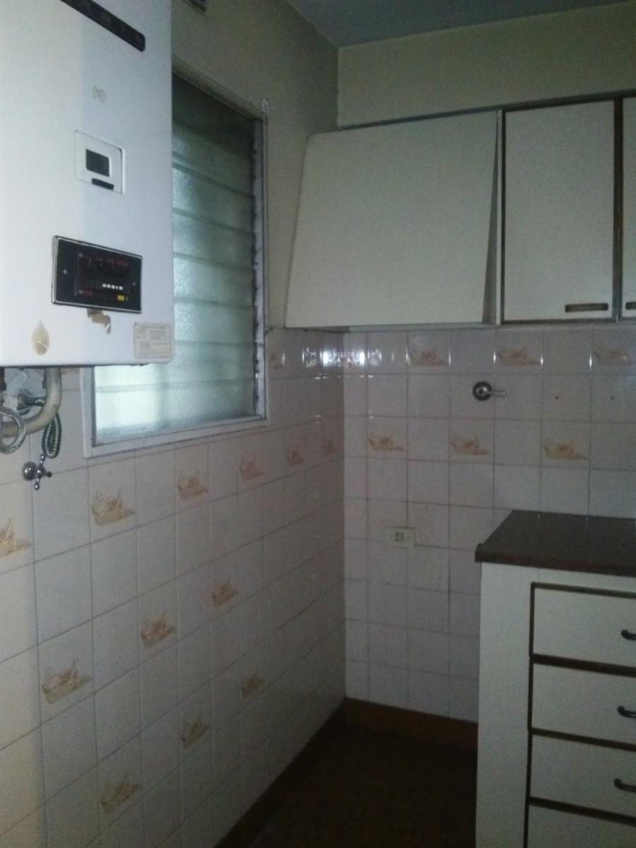 VICENTE LOPEZ 400 · Quilmes — foto 3