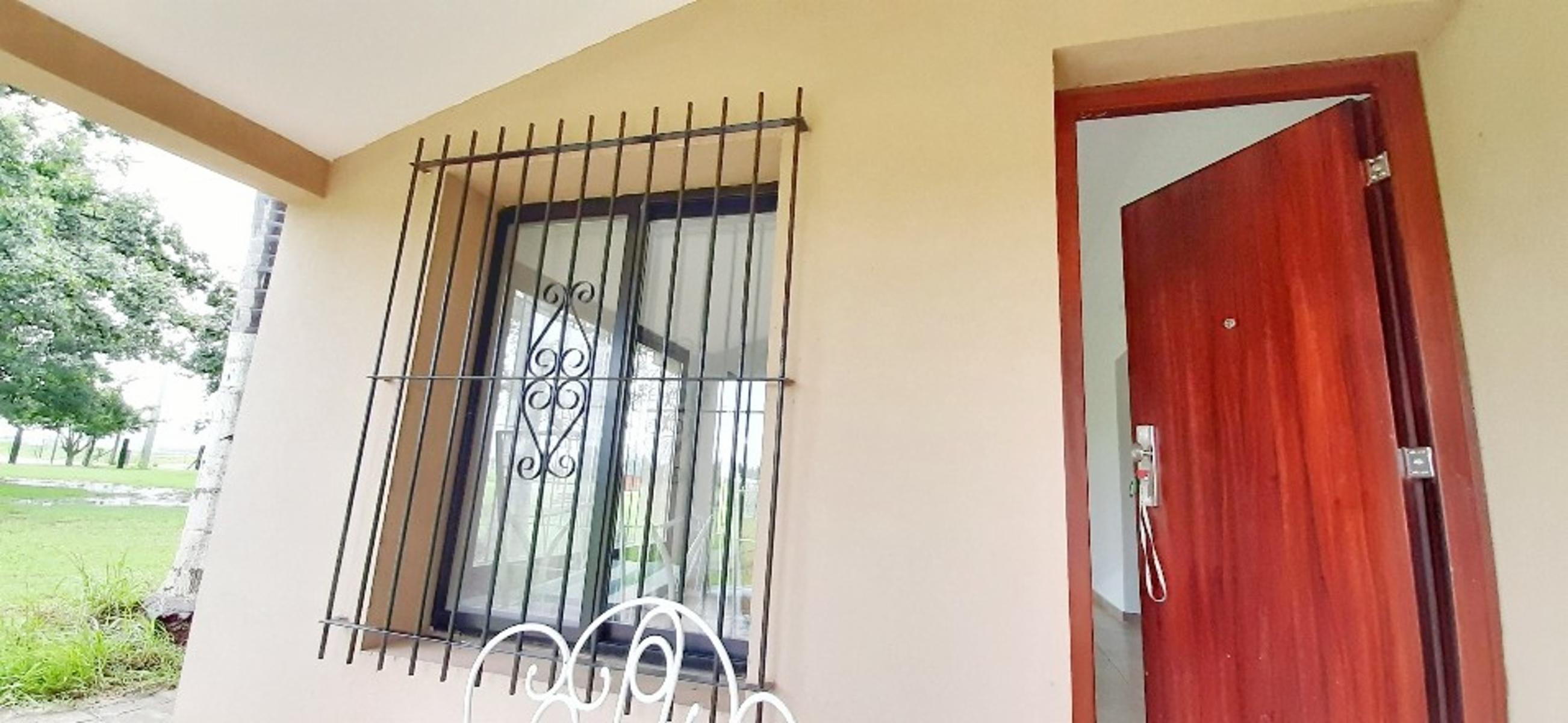 Ruiz Bienes Raíces Los Pinos 2 casa sobre boulevard central Ruta AO12 kilómetro 9 · Rosario — foto 12
