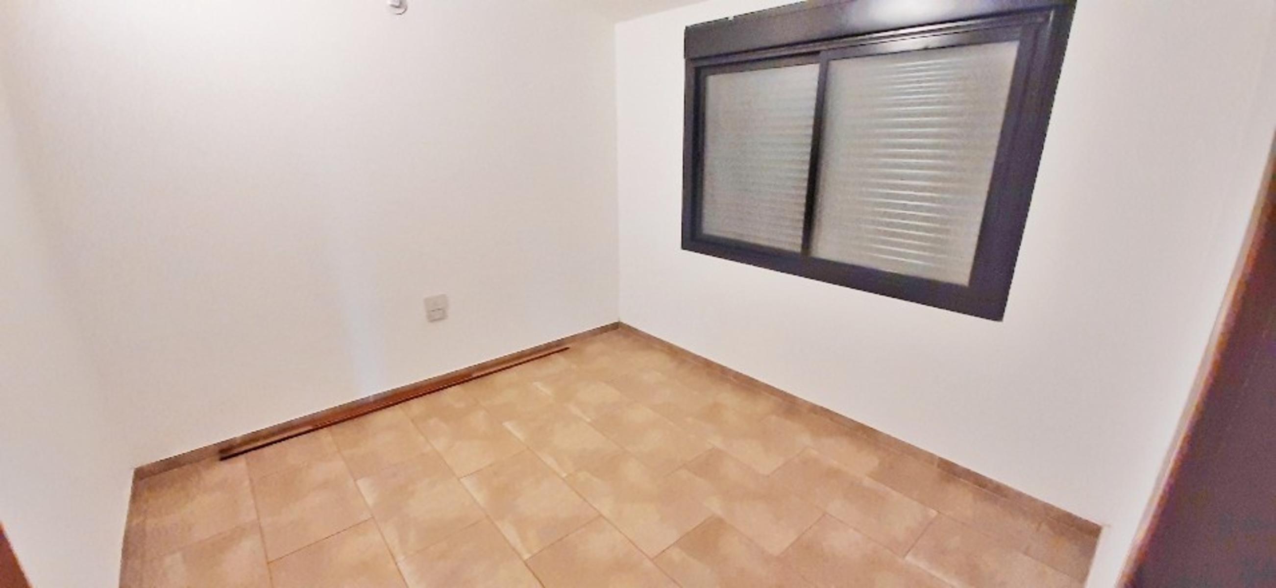 Ruiz Bienes Raíces Los Pinos 2 casa sobre boulevard central Ruta AO12 kilómetro 9 · Rosario — foto 20