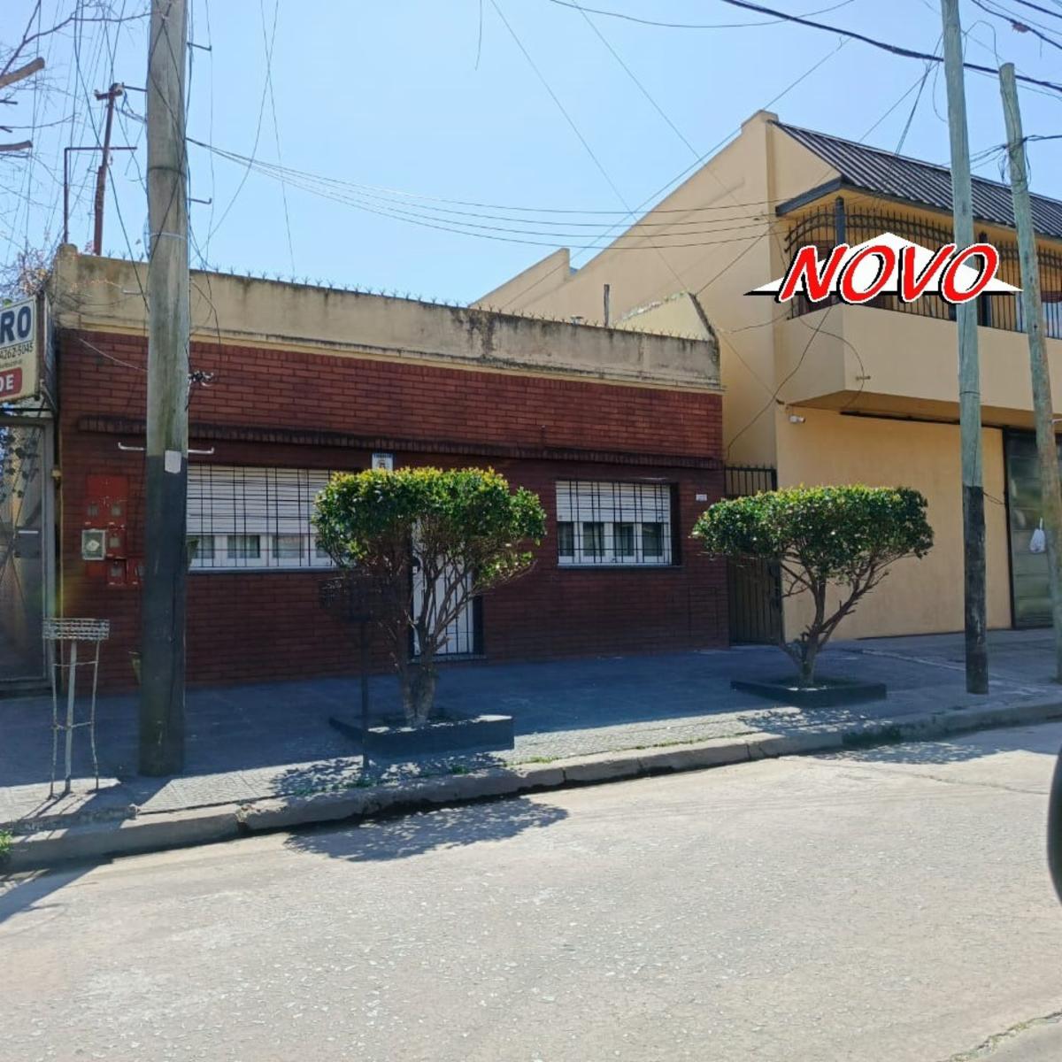 ENRIQUE FERNANDEZ 3000 · Lanús — foto 19