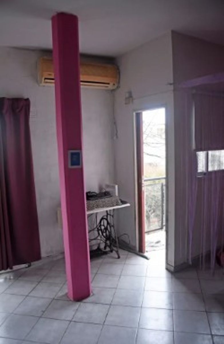 Bayle 905 · Morón — foto 8