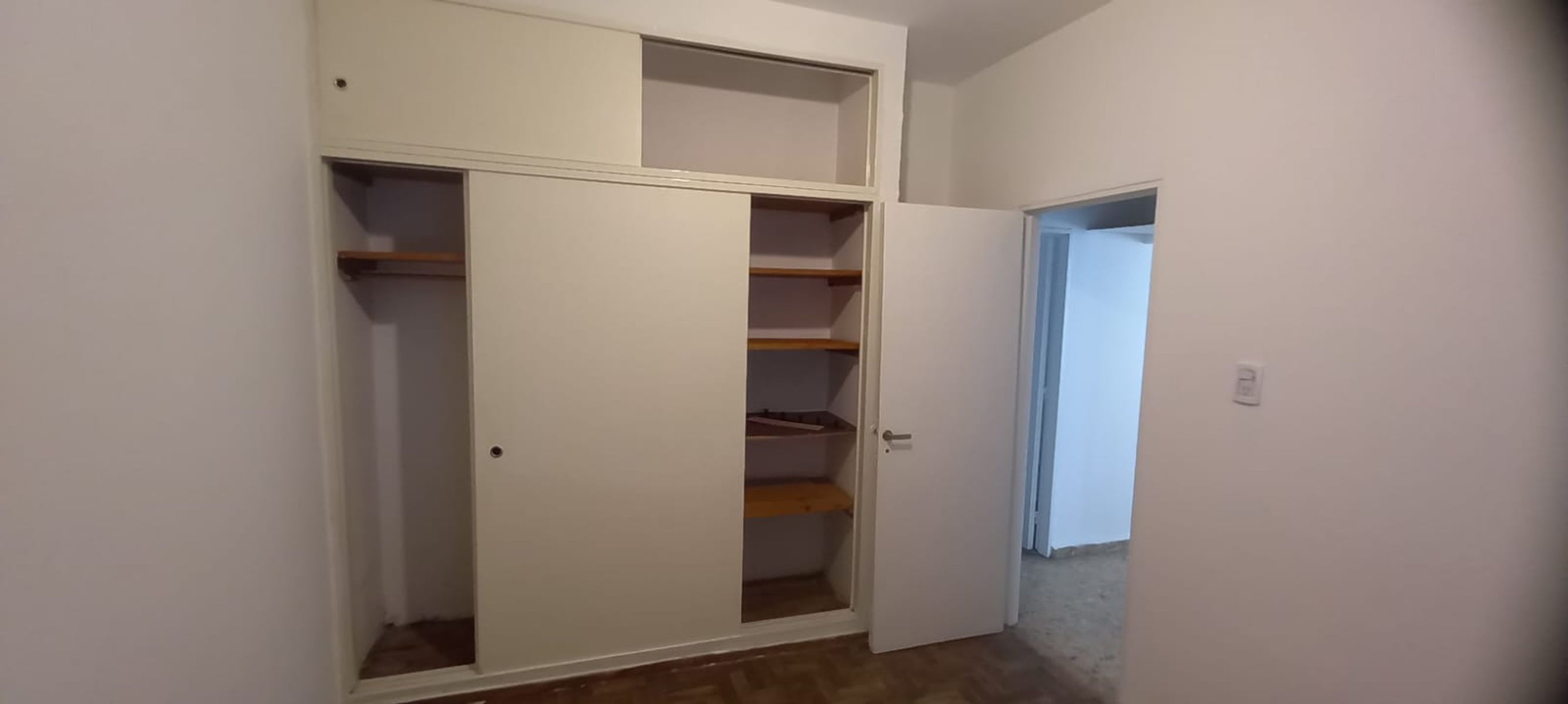 CASA 3 AMBIENTES CON COCHERA DESCUBIERTA, VILLA LUZURIAGA