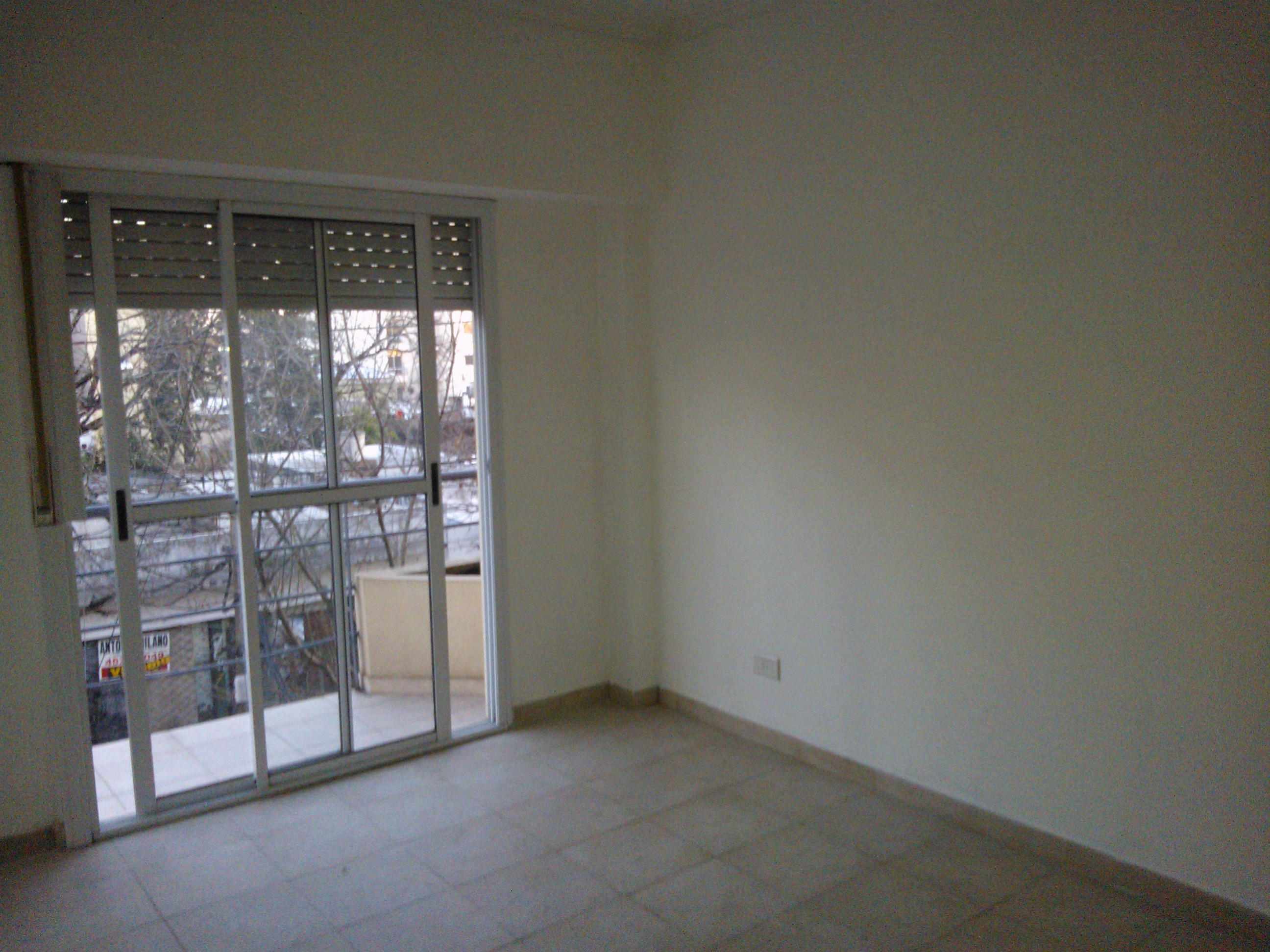 Sucre 300 · Morón — foto 4