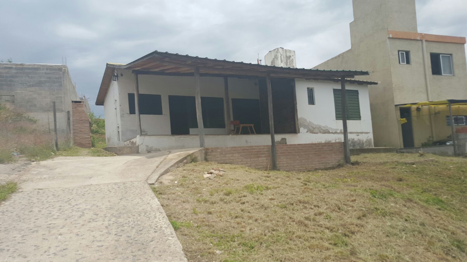Nºref: 581CASA EN CARLOS PAZ CON INCREIBLE VISTA ALA SIERRAS EXC. ENTORNO