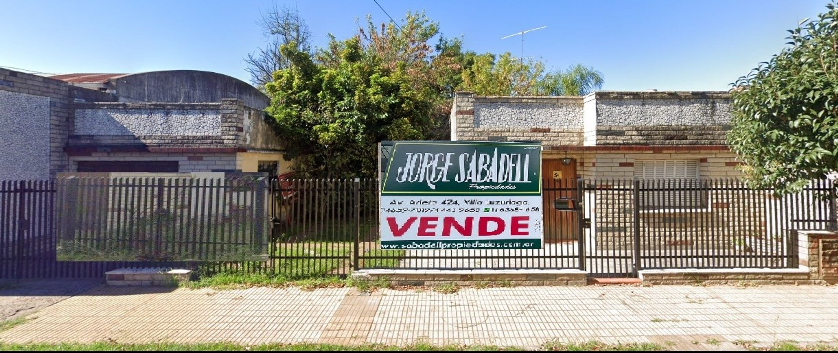 LOTE DE TERRENO CON CASA A RECICLAR